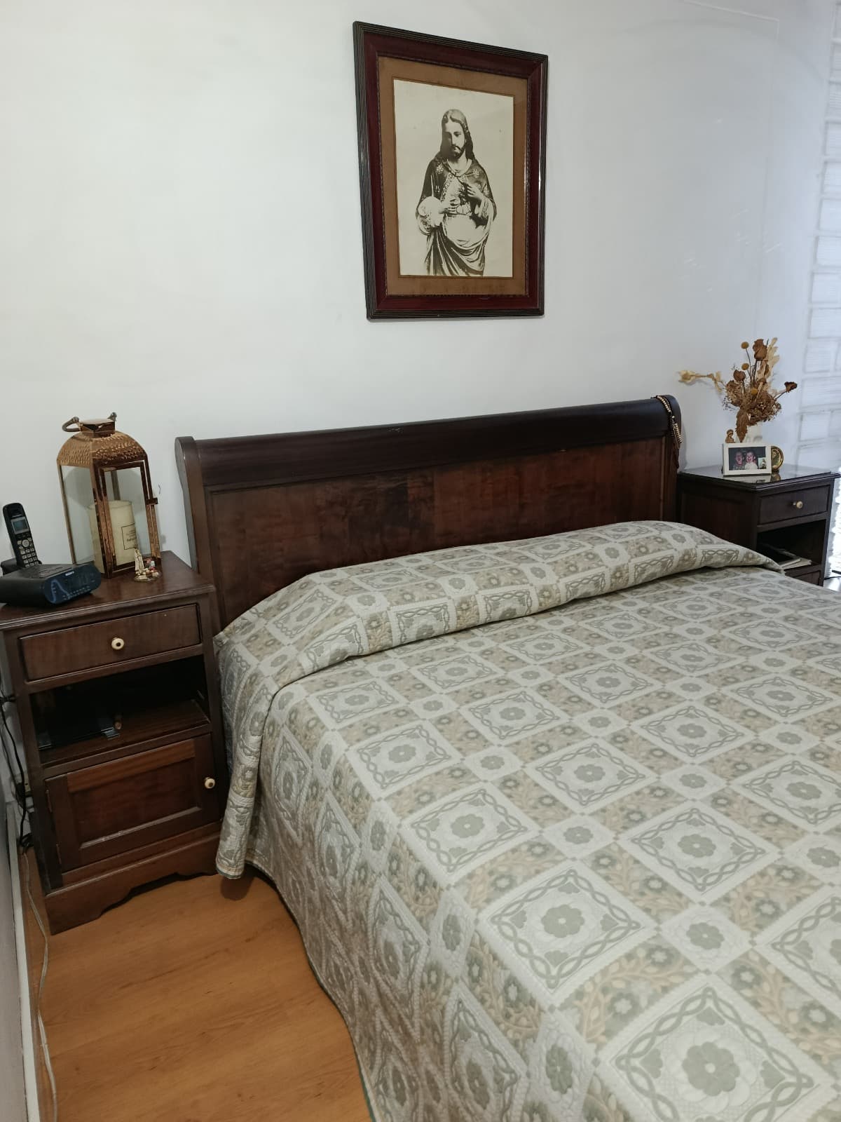 imagen de producto Cama sin colchón