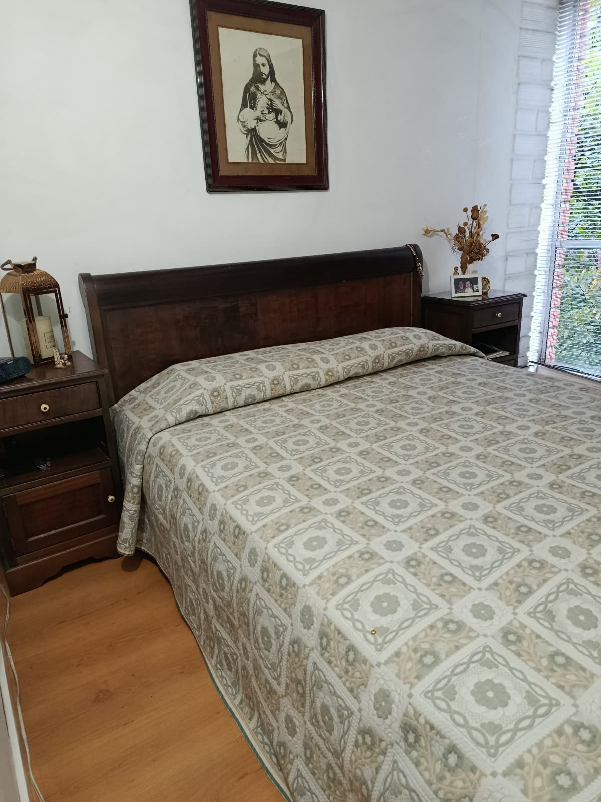 imagen de producto Cama sin colchón