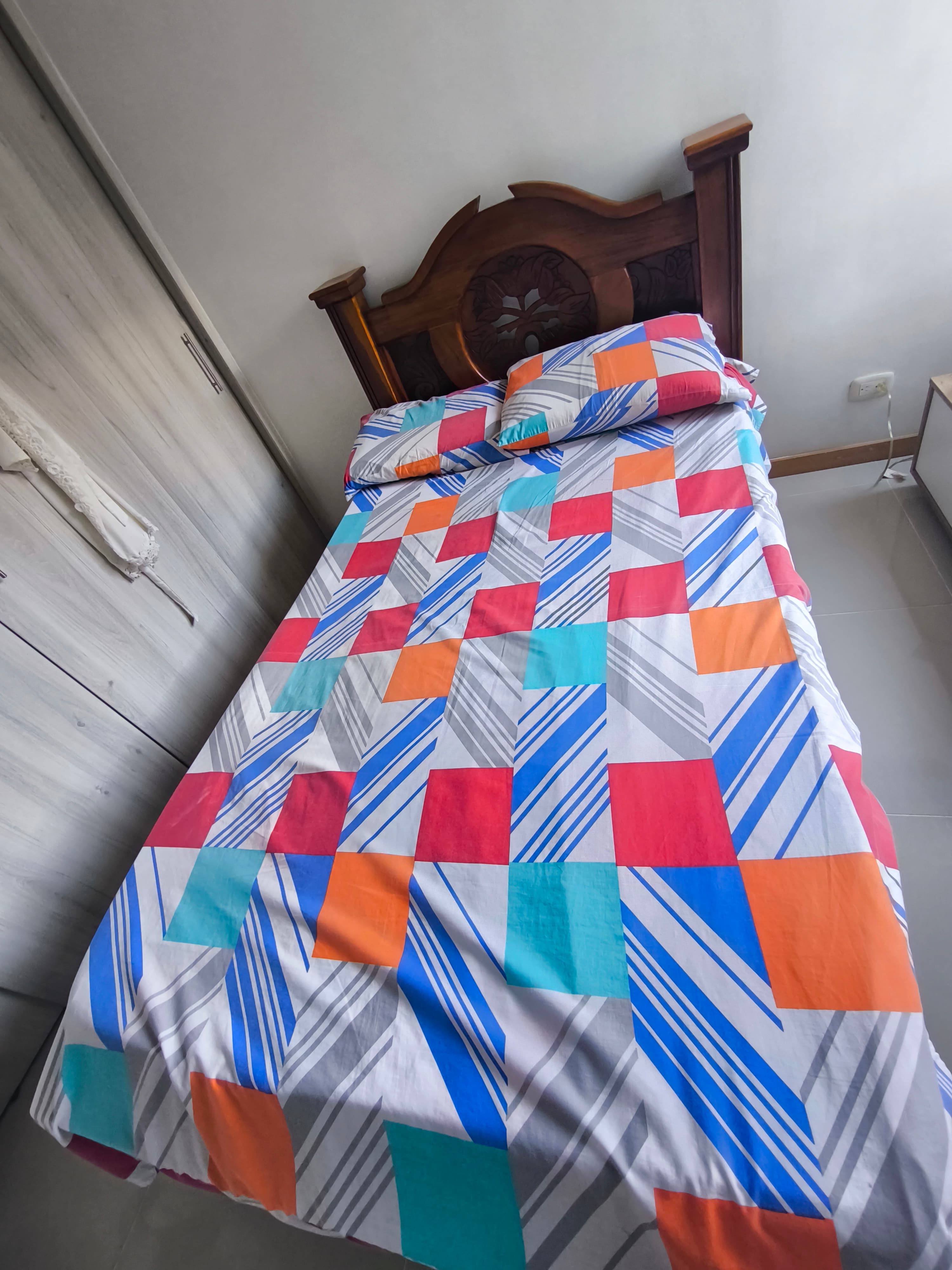 imagen de producto Cama sin colchón