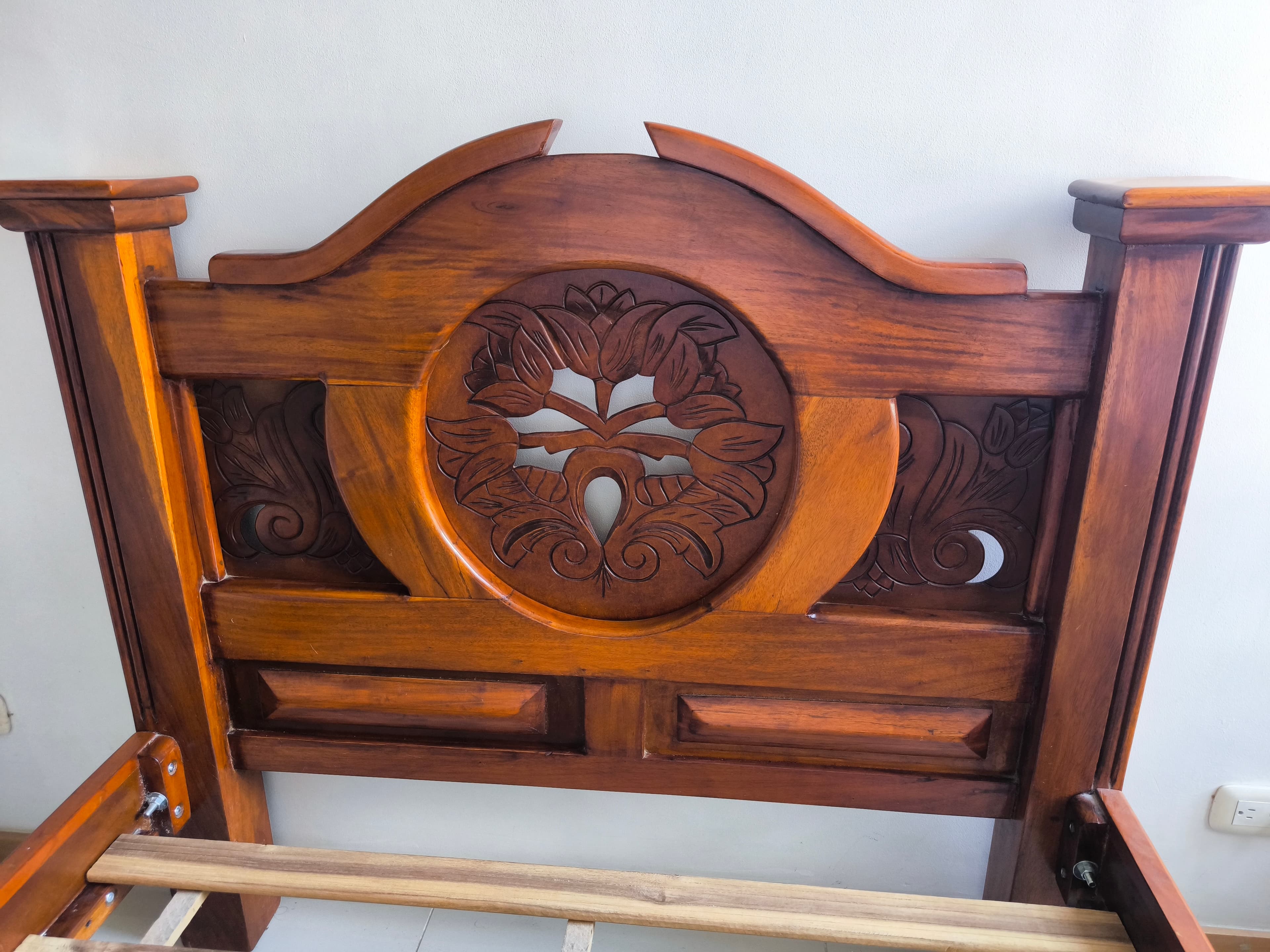 imagen de producto Cama sin colchón