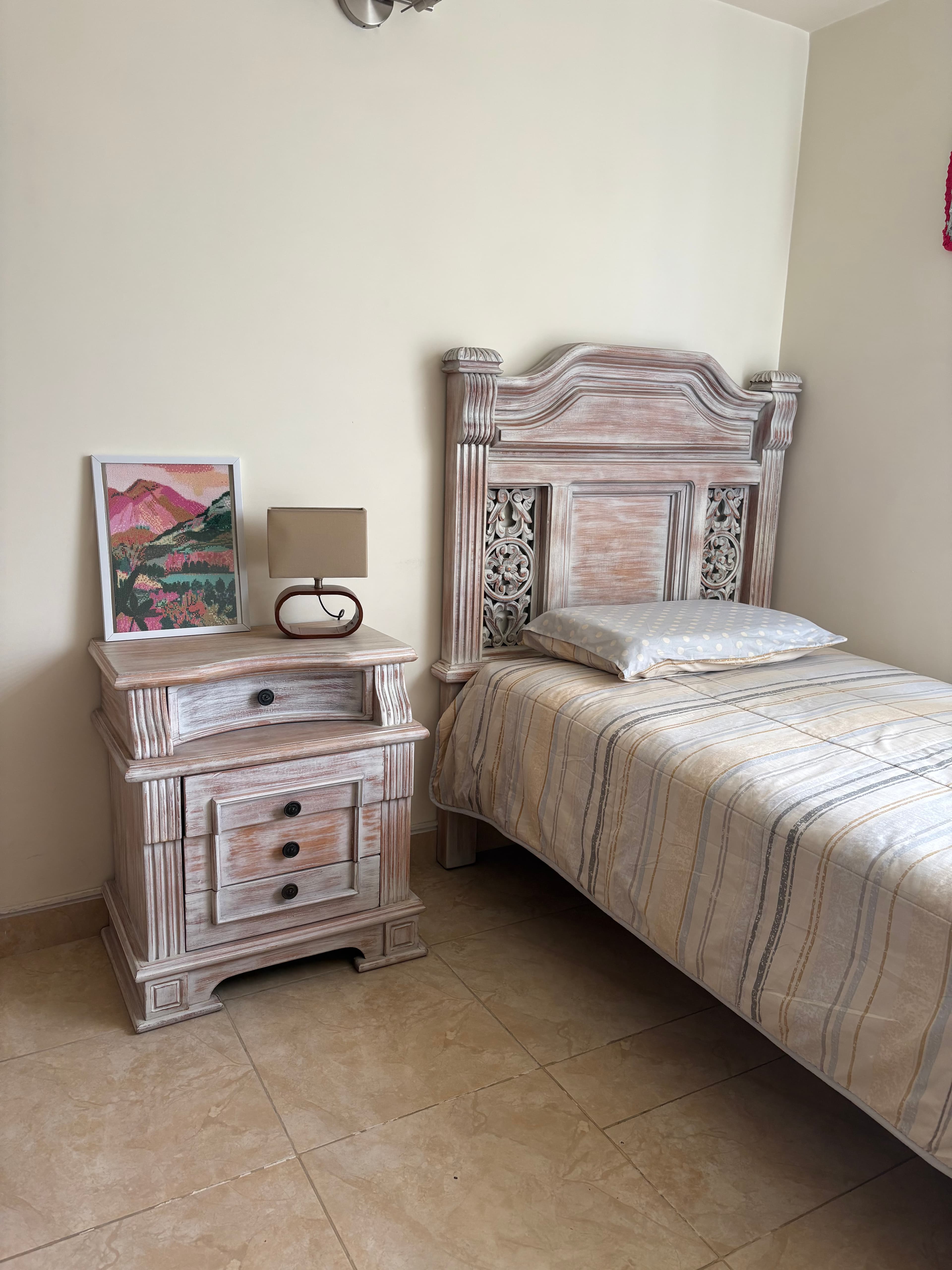 imagen de producto Cama sin colchón
