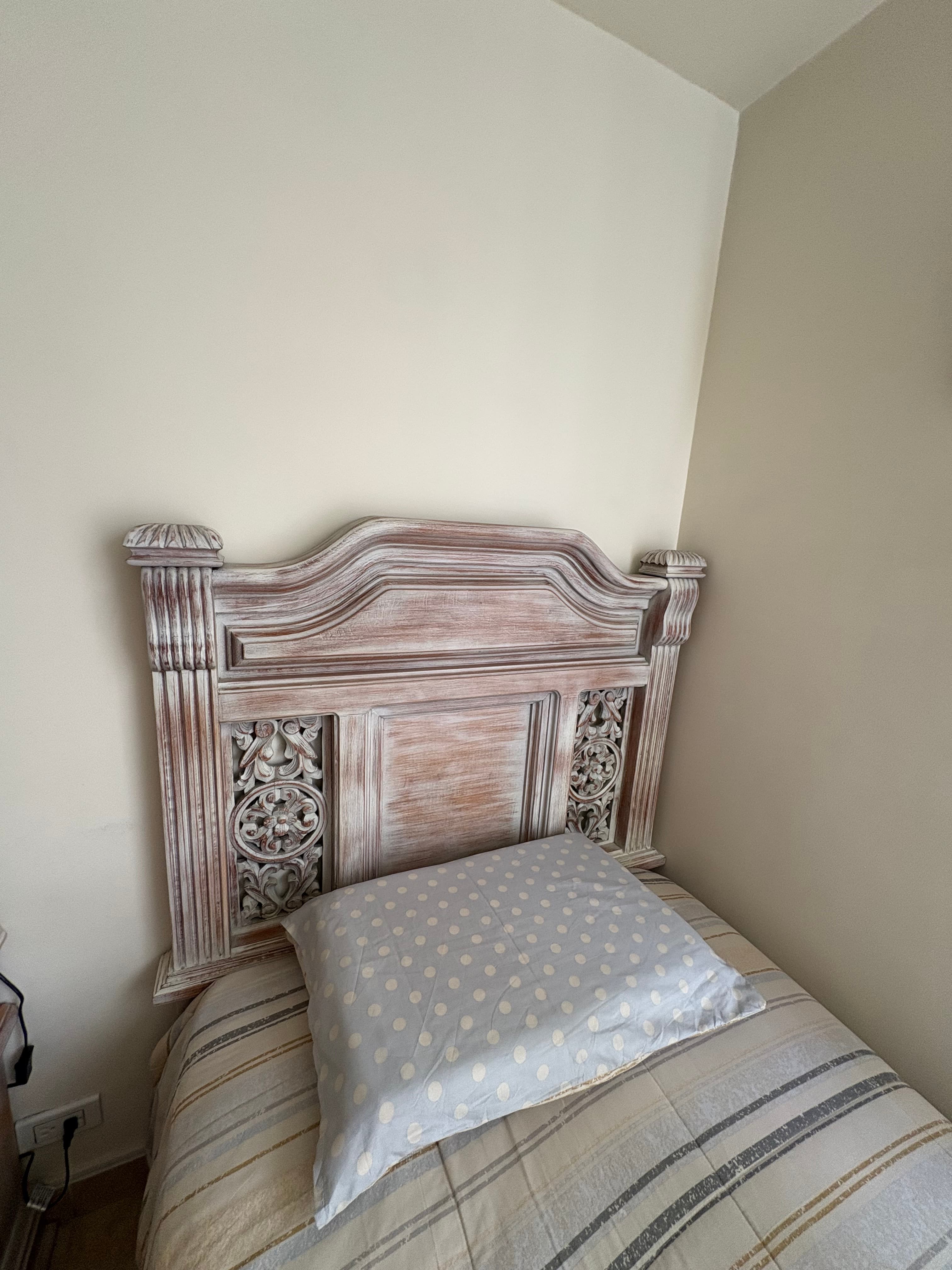 imagen de producto Cama sin colchón