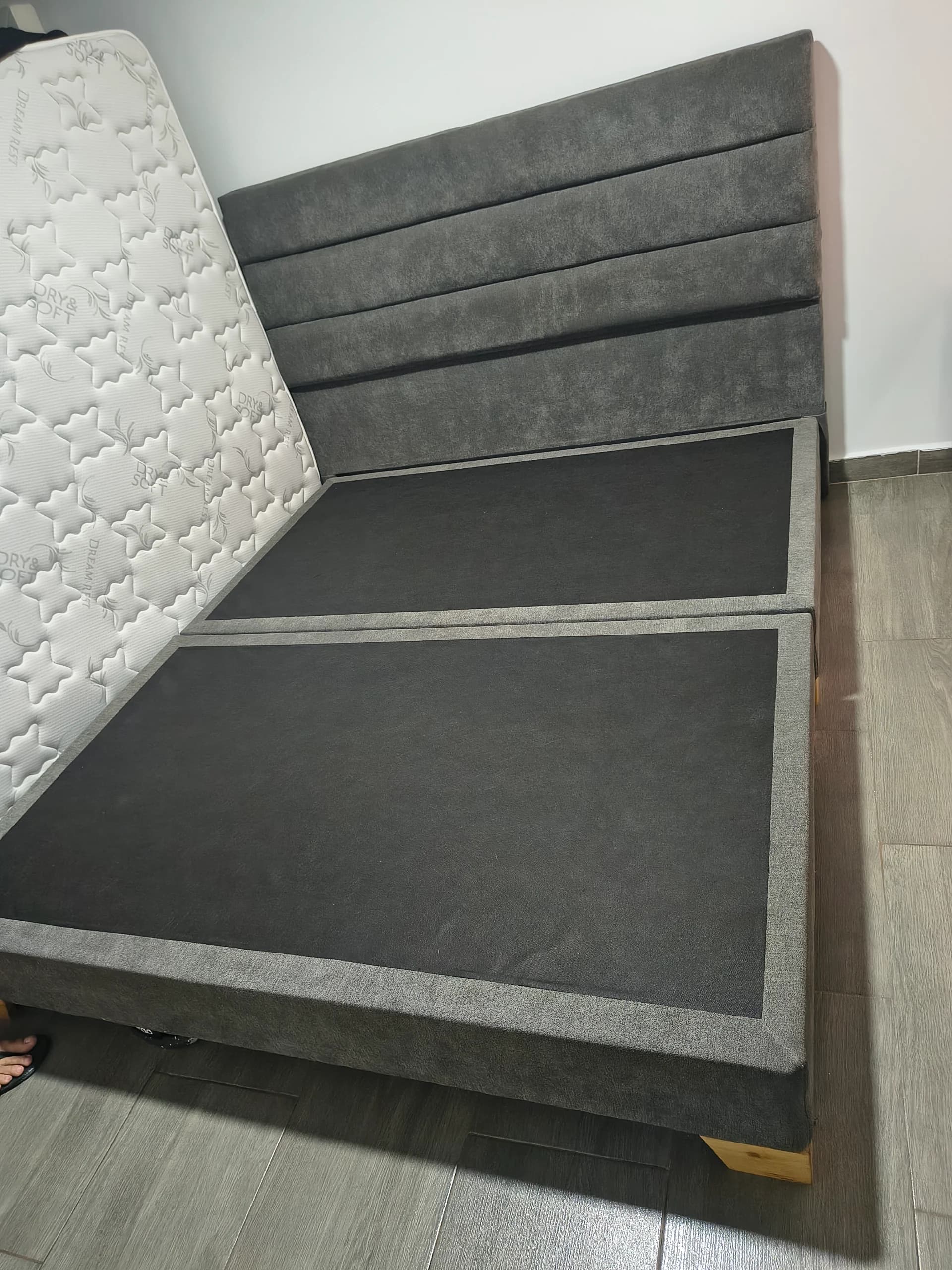 imagen de producto Cama sin colchón