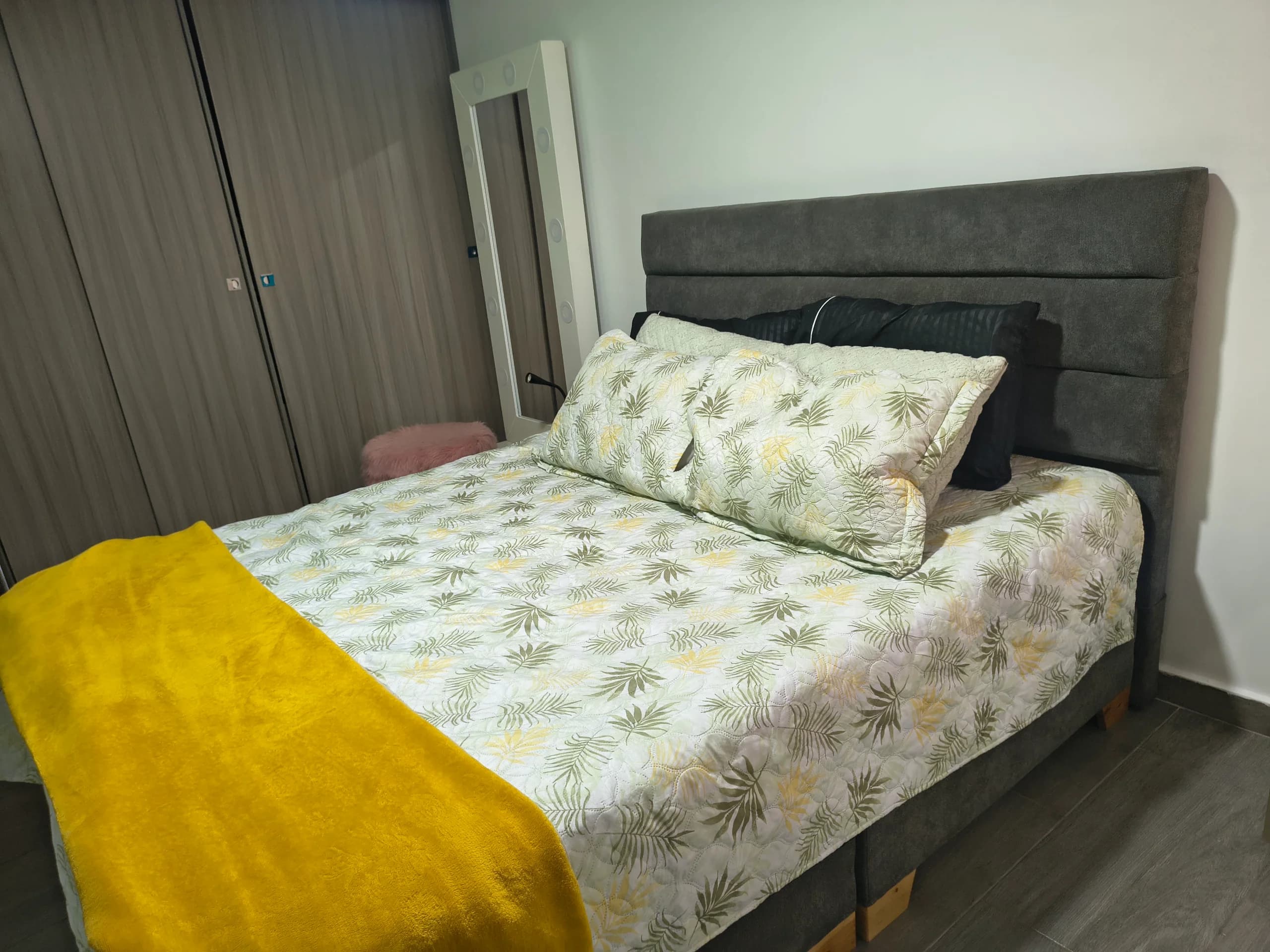 imagen de producto Cama sin colchón