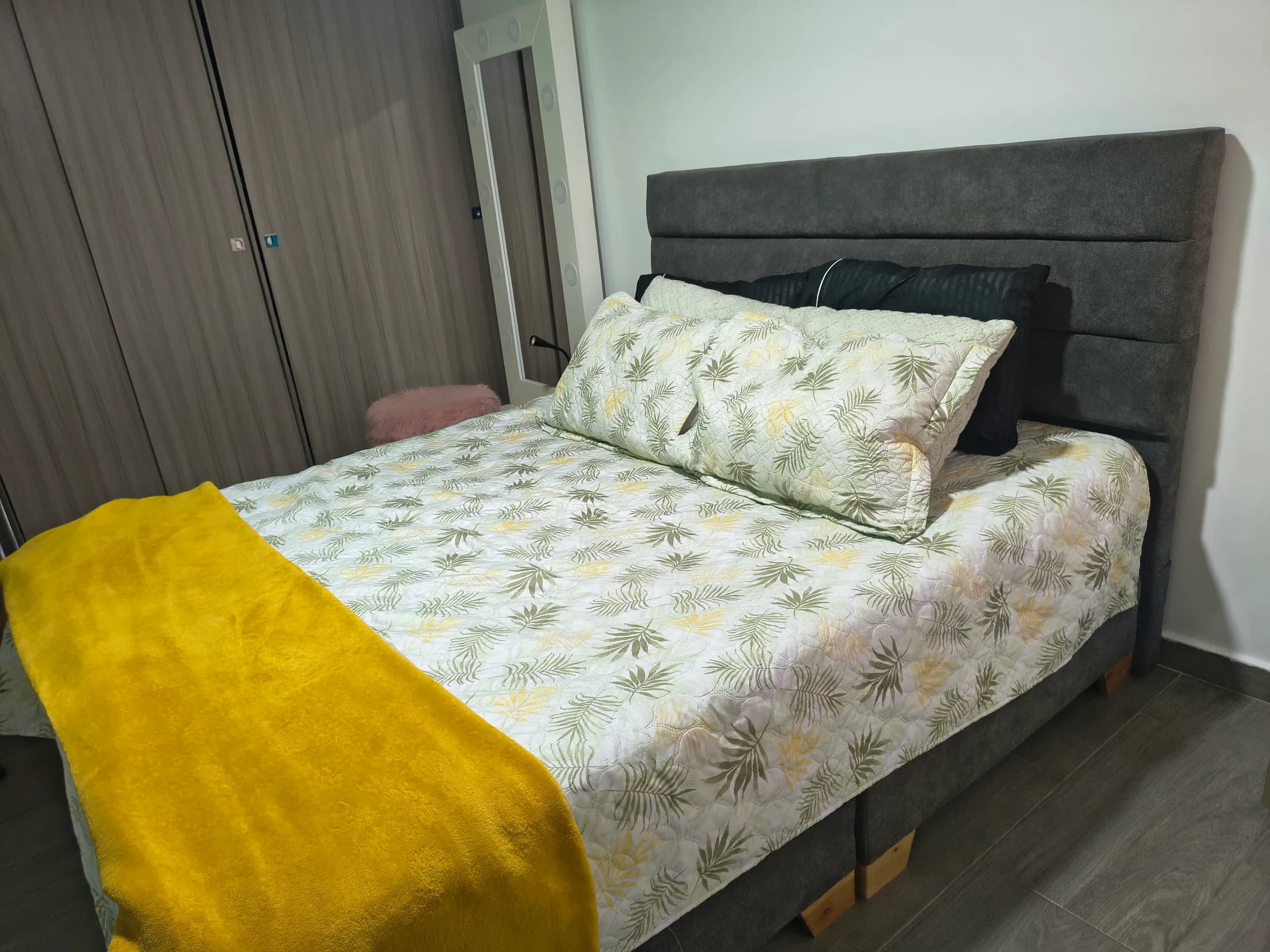 imagen de producto Cama sin colchón