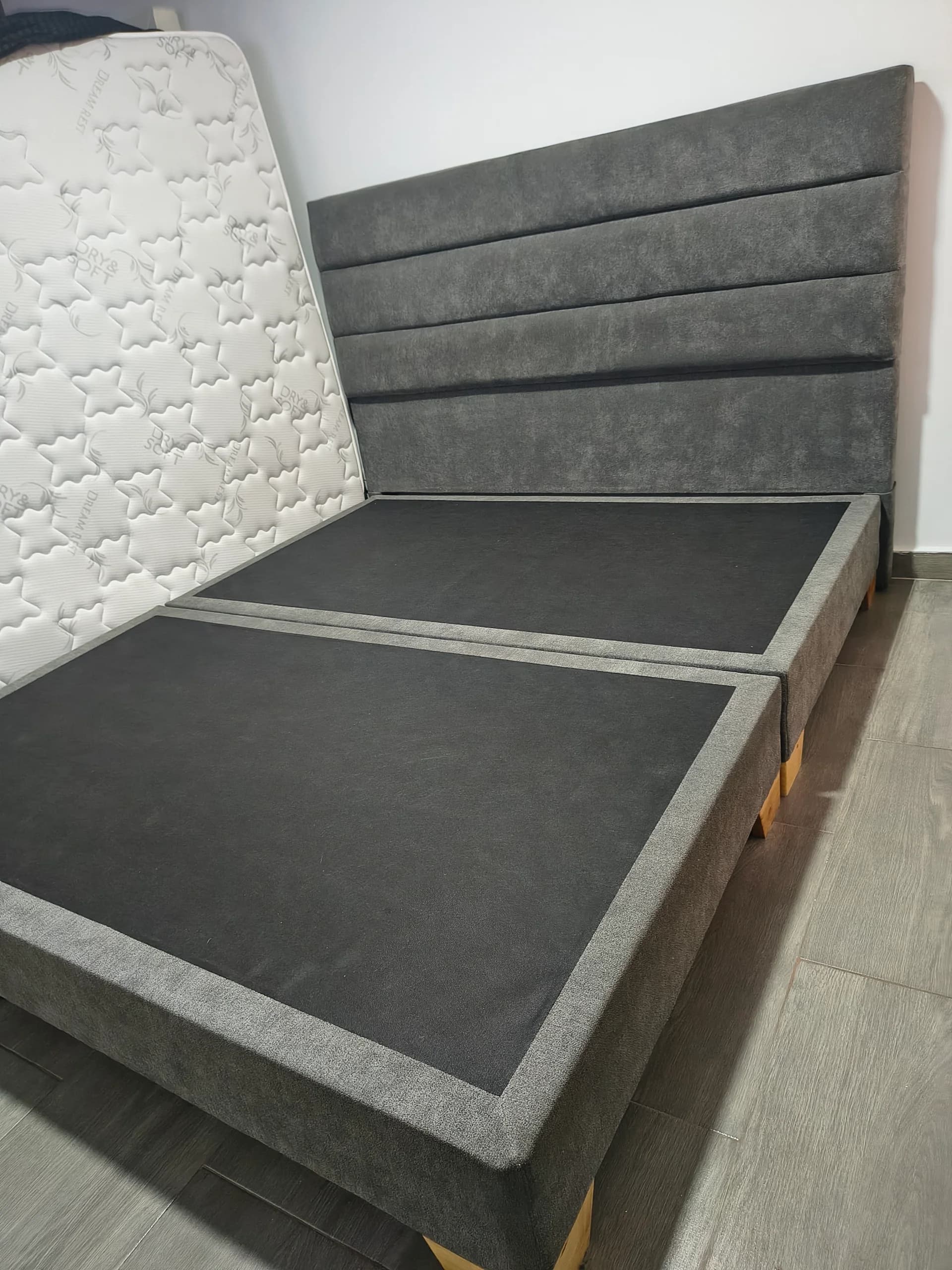 imagen de producto Cama sin colchón