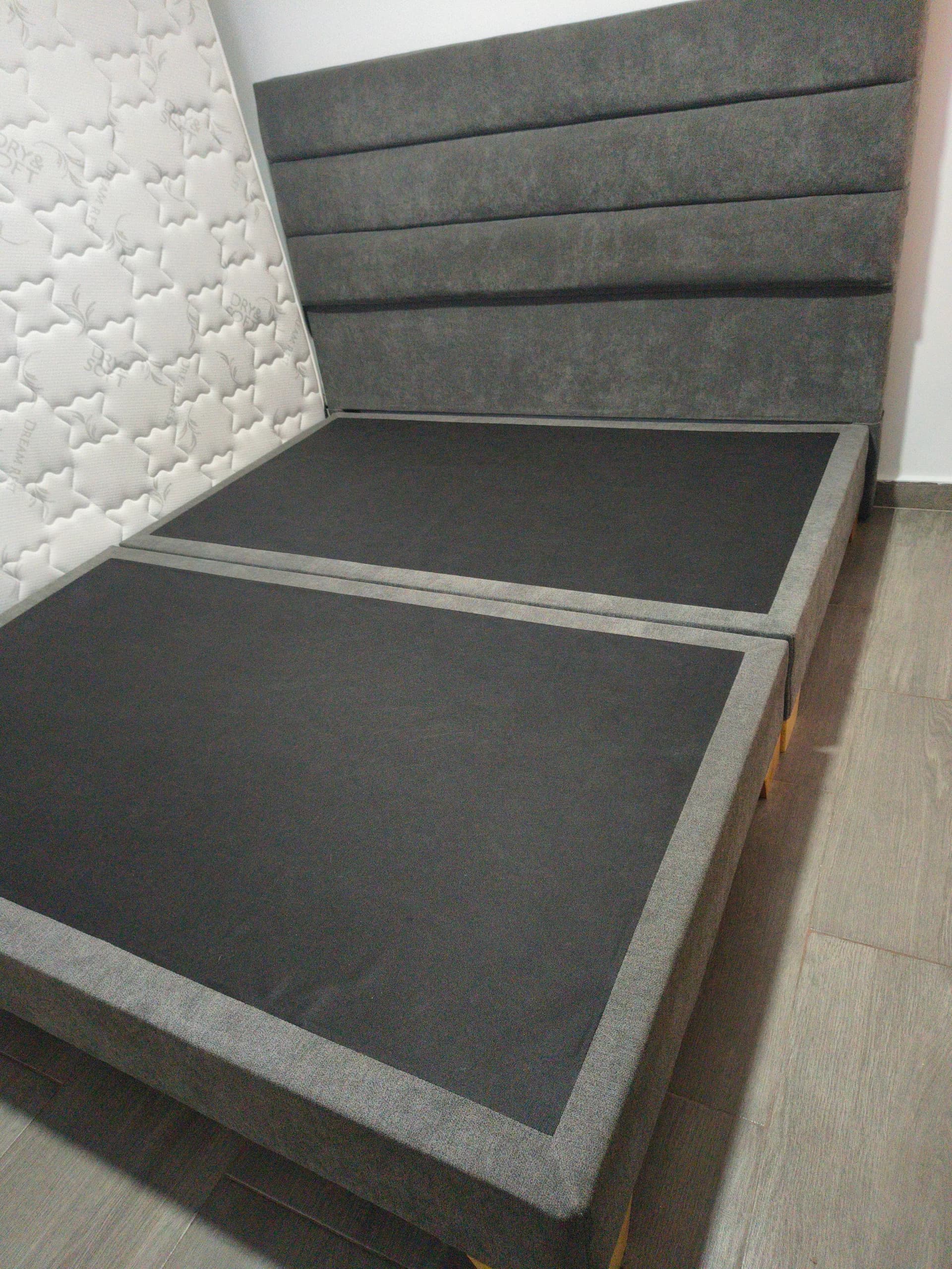 imagen de producto Cama sin colchón