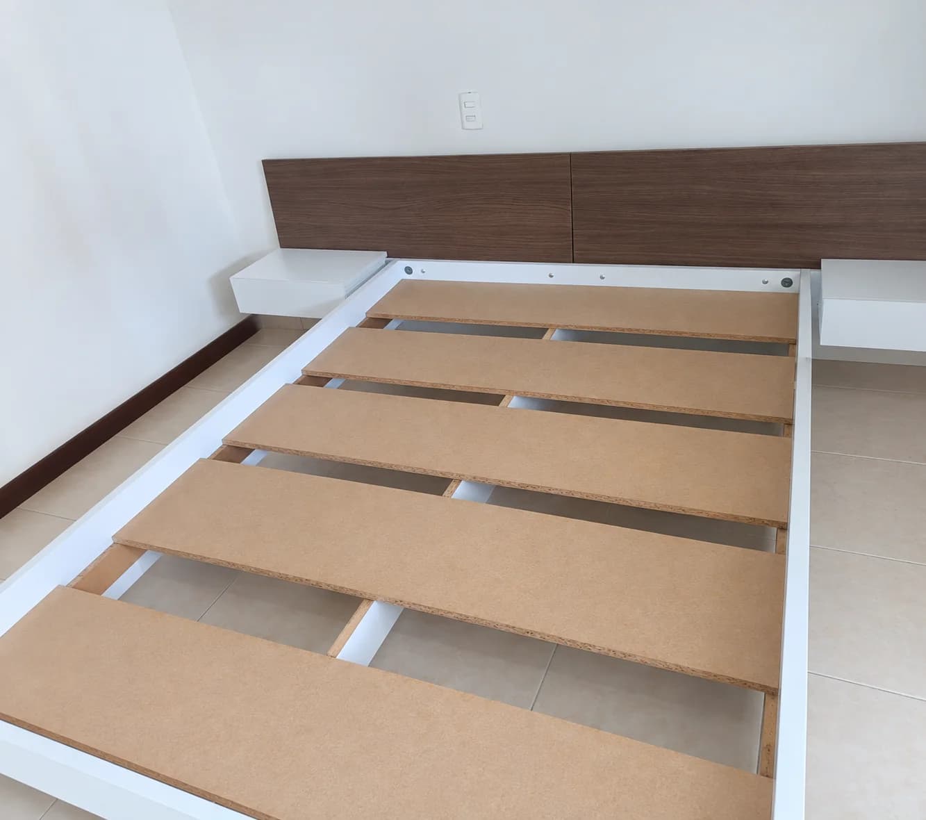 imagen de producto Cama sin colchón