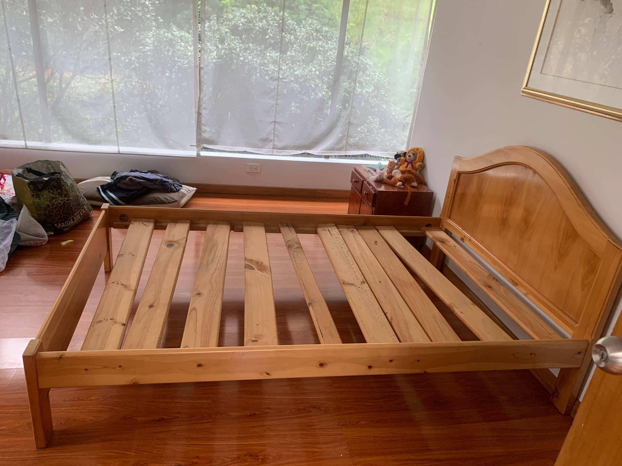 imagen de producto Cama sin colchón