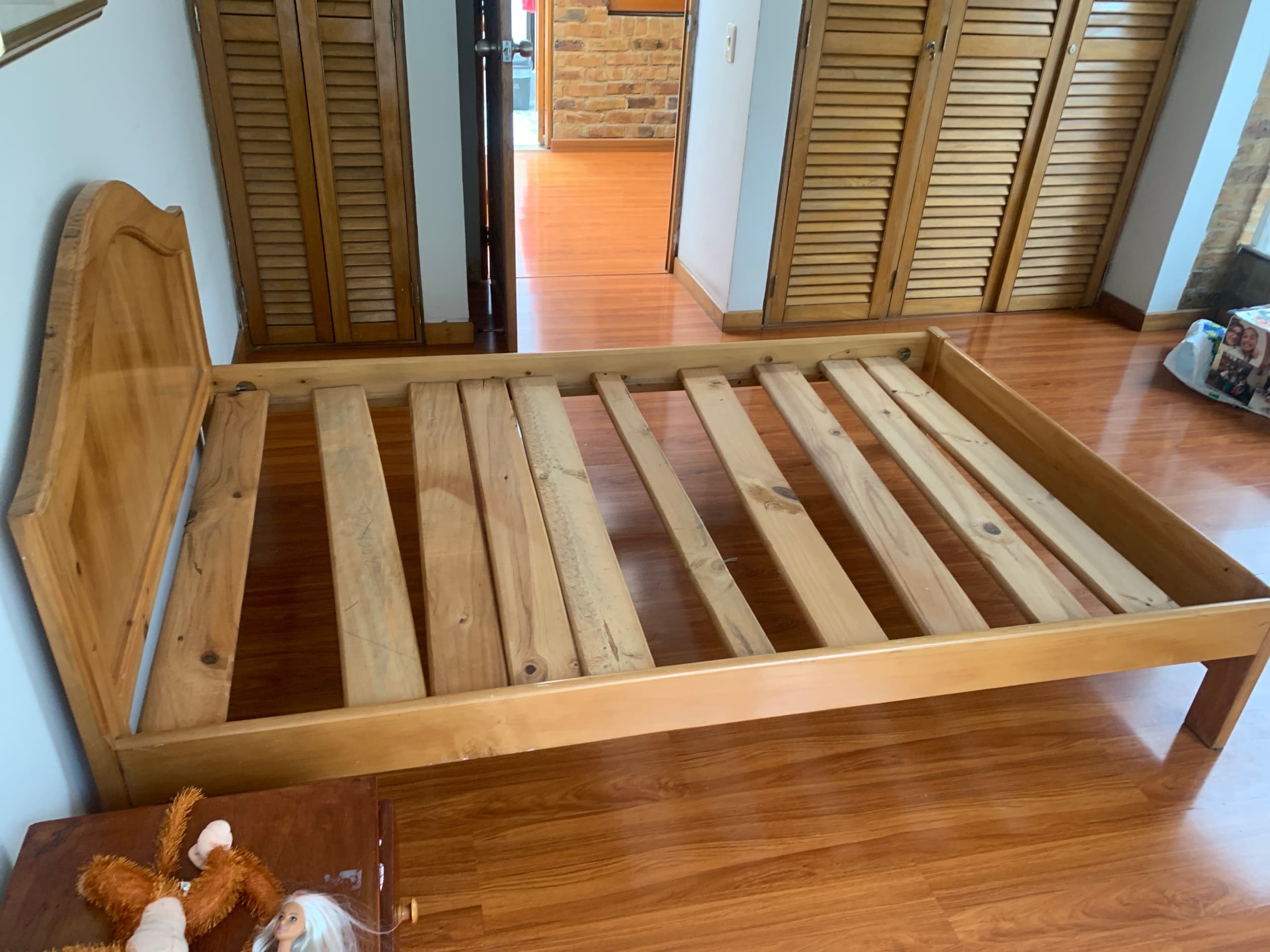 imagen de producto Cama sin colchón