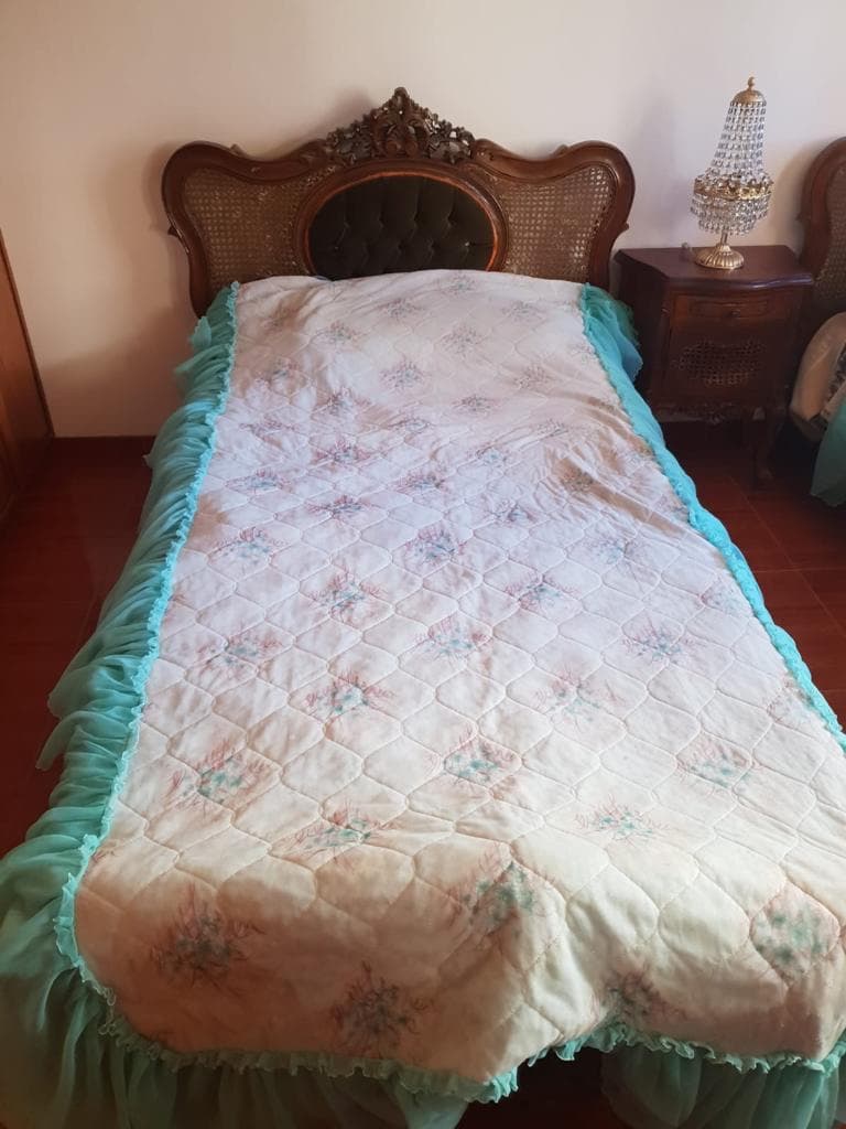 imagen de producto Cama con colchón doble Luis XV