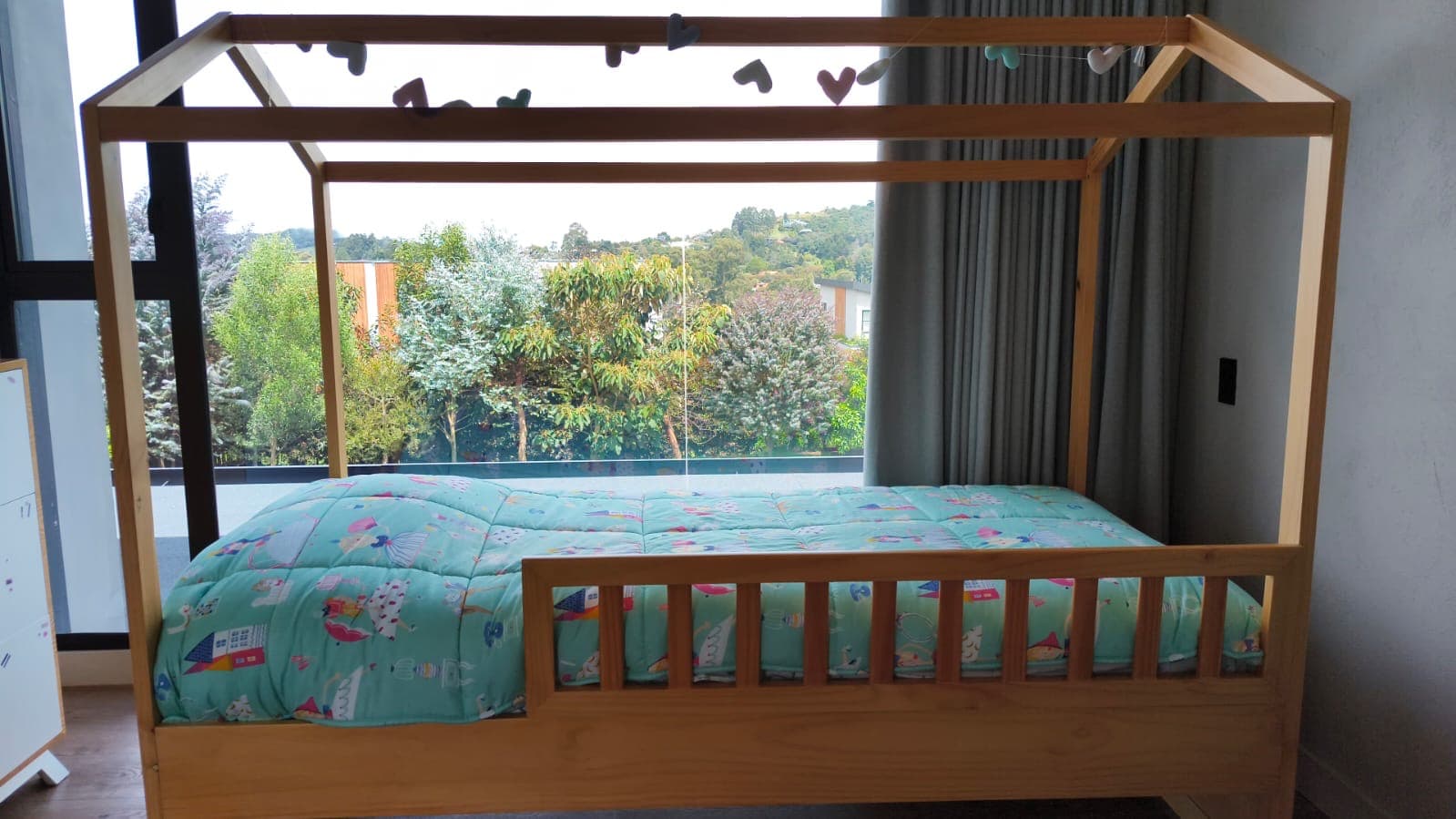 imagen de producto Cama con colchón sencilla