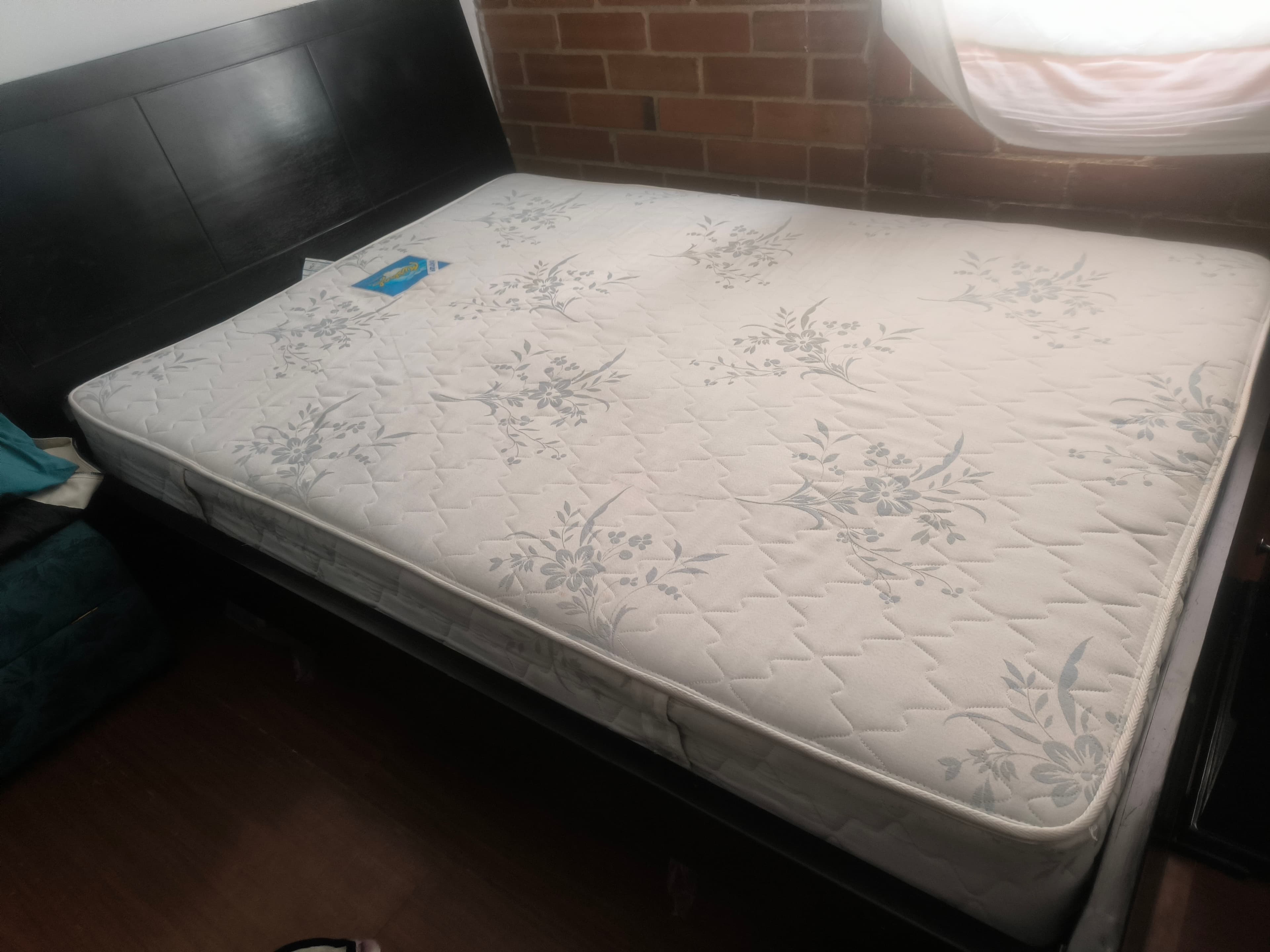 imagen de producto Cama doble con colchón Ortopédico