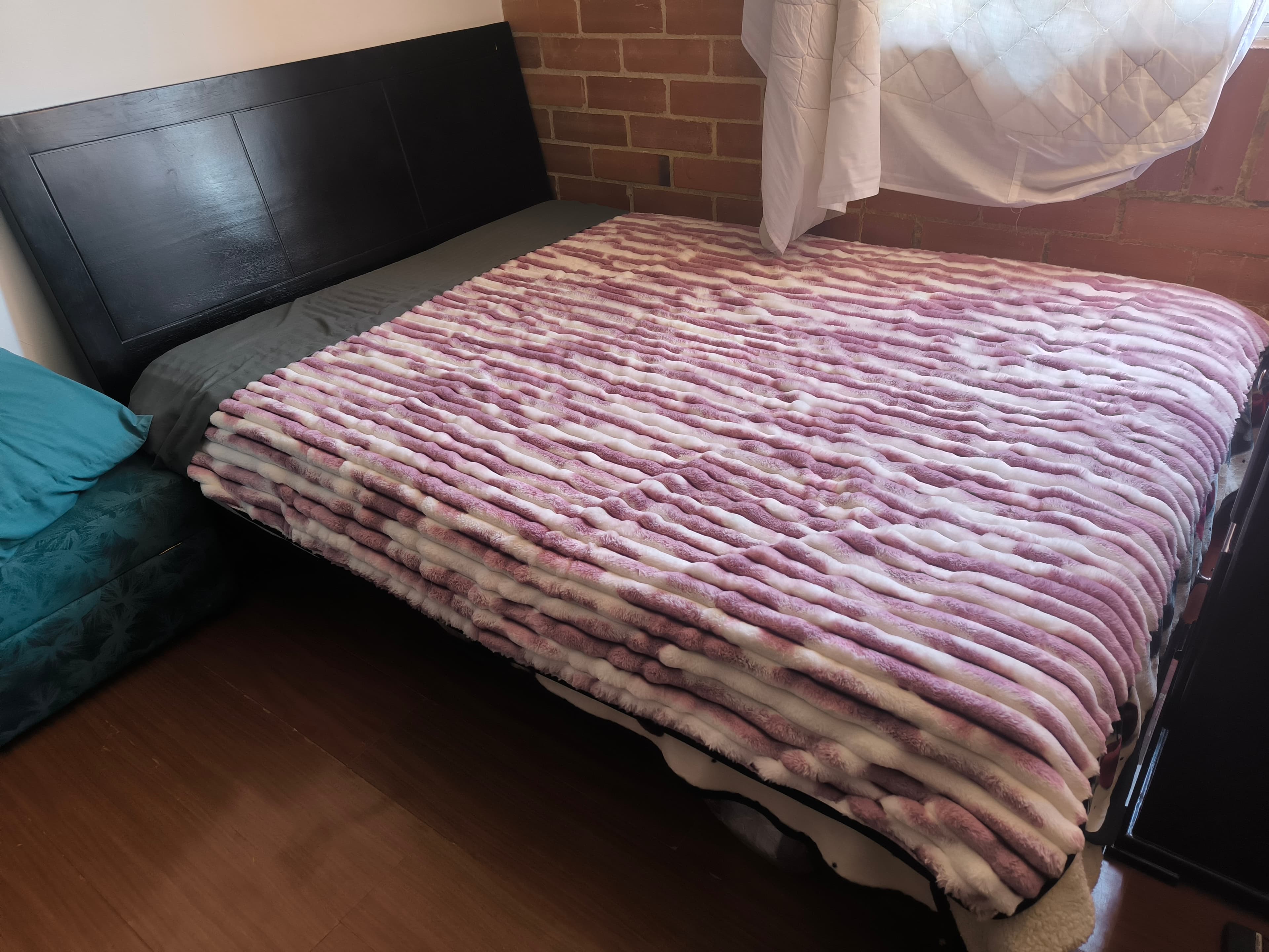 imagen de producto Cama doble con colchón Ortopédico