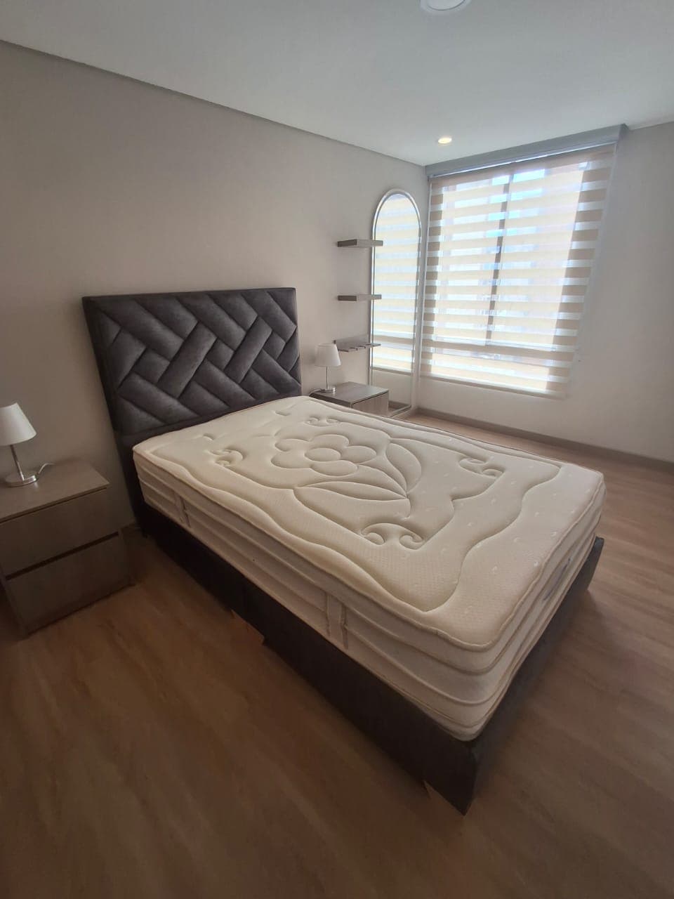 imagen de producto Base Cama con colchón
