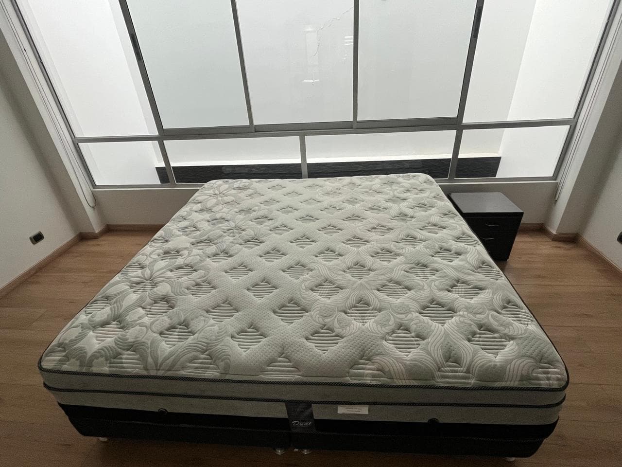 imagen de producto Base cama con colchón king