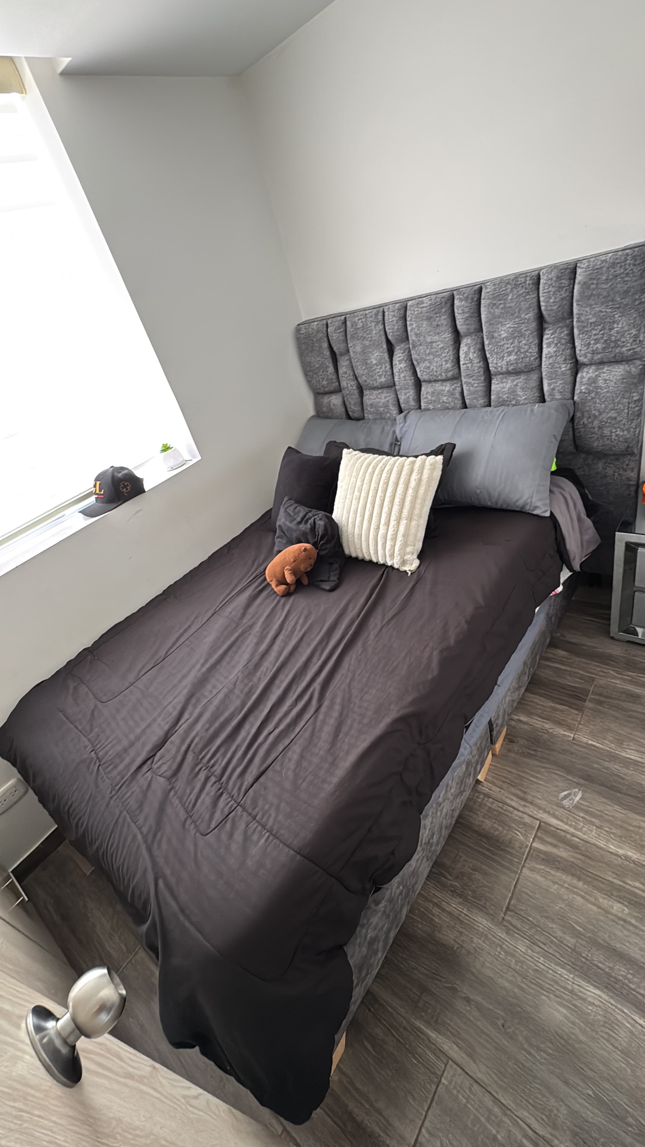 imagen de producto Cama con colchón