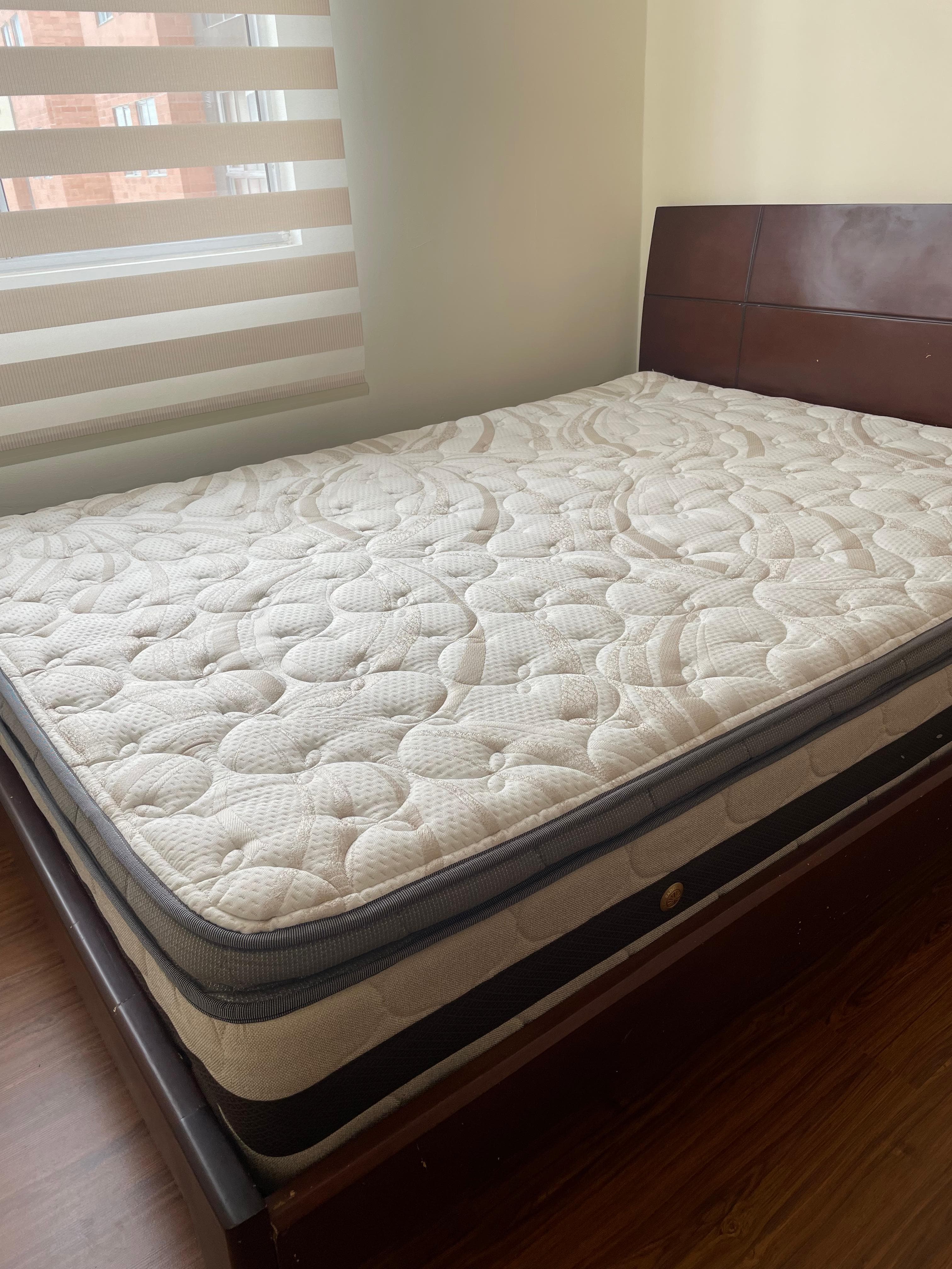 imagen de producto Cama con colchón marca el dorado