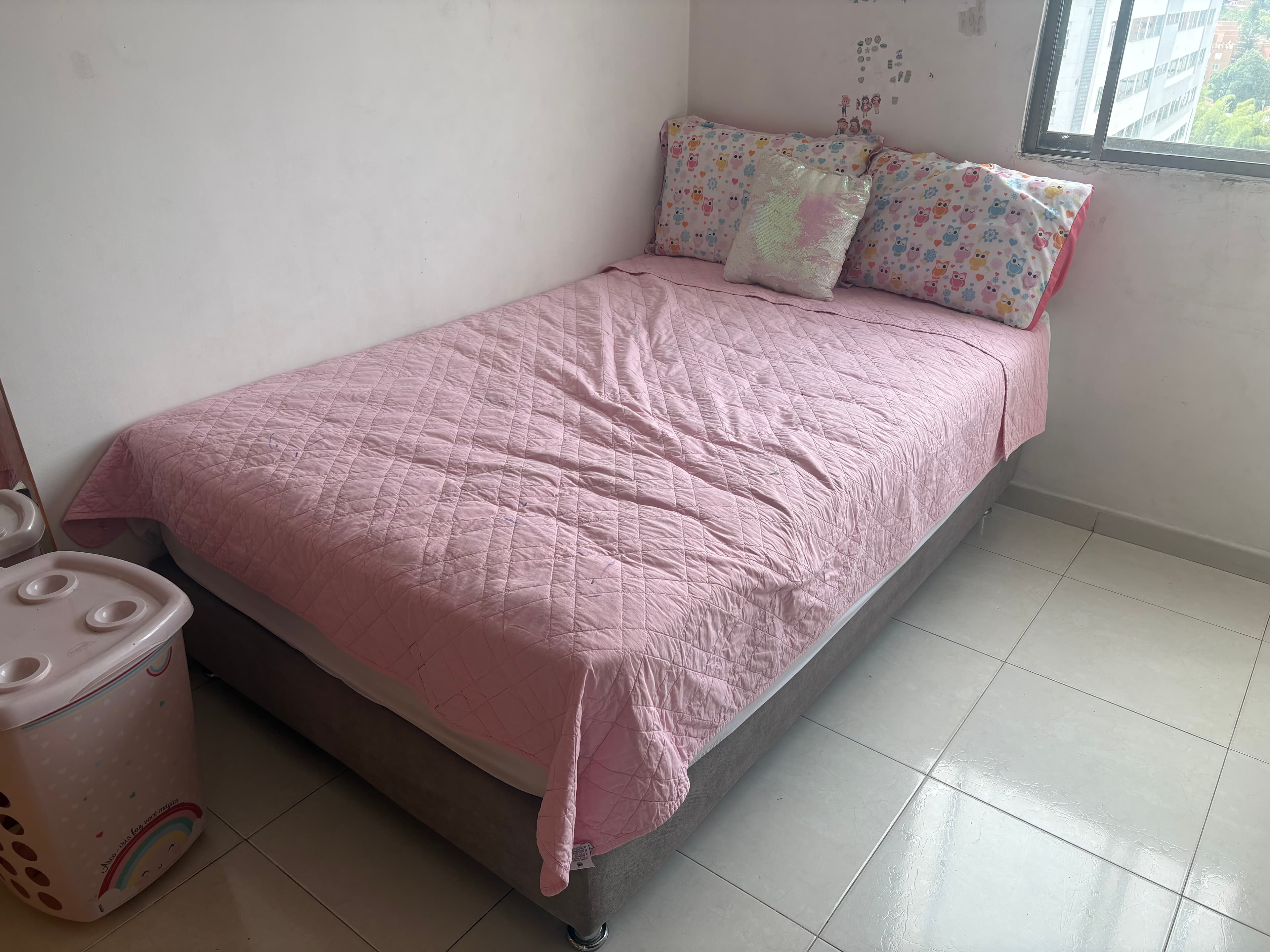 imagen de producto Cama con colchón