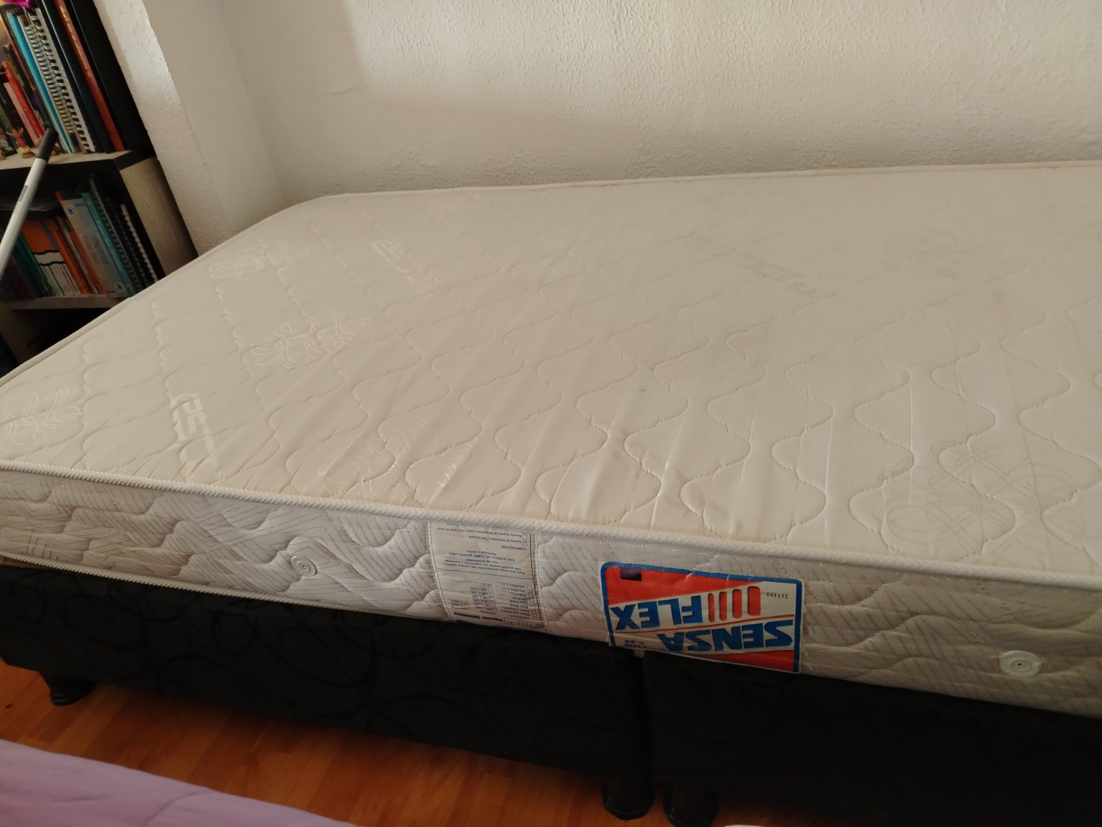imagen de producto Cama con colchón