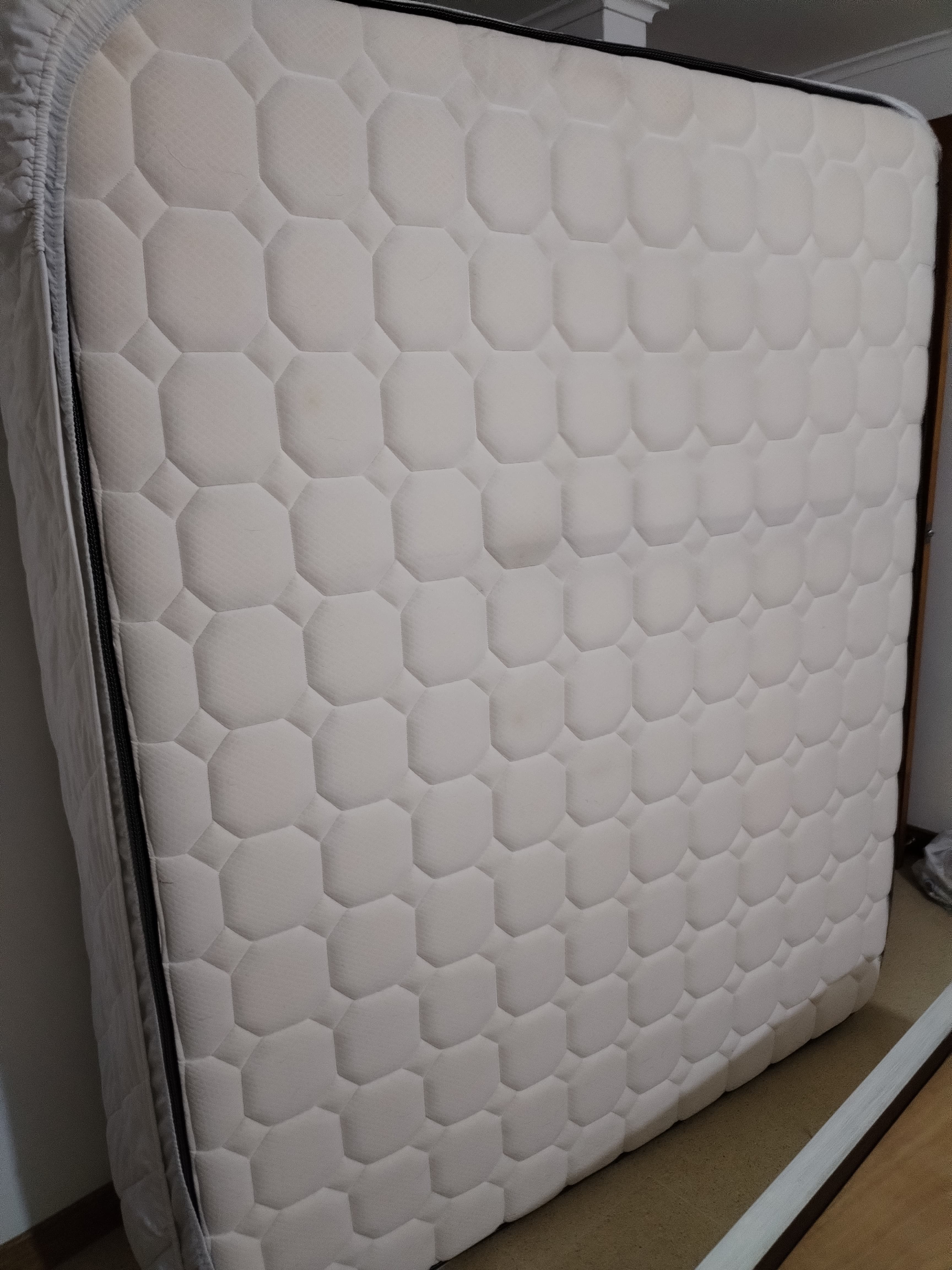 imagen de producto Cama con colchón