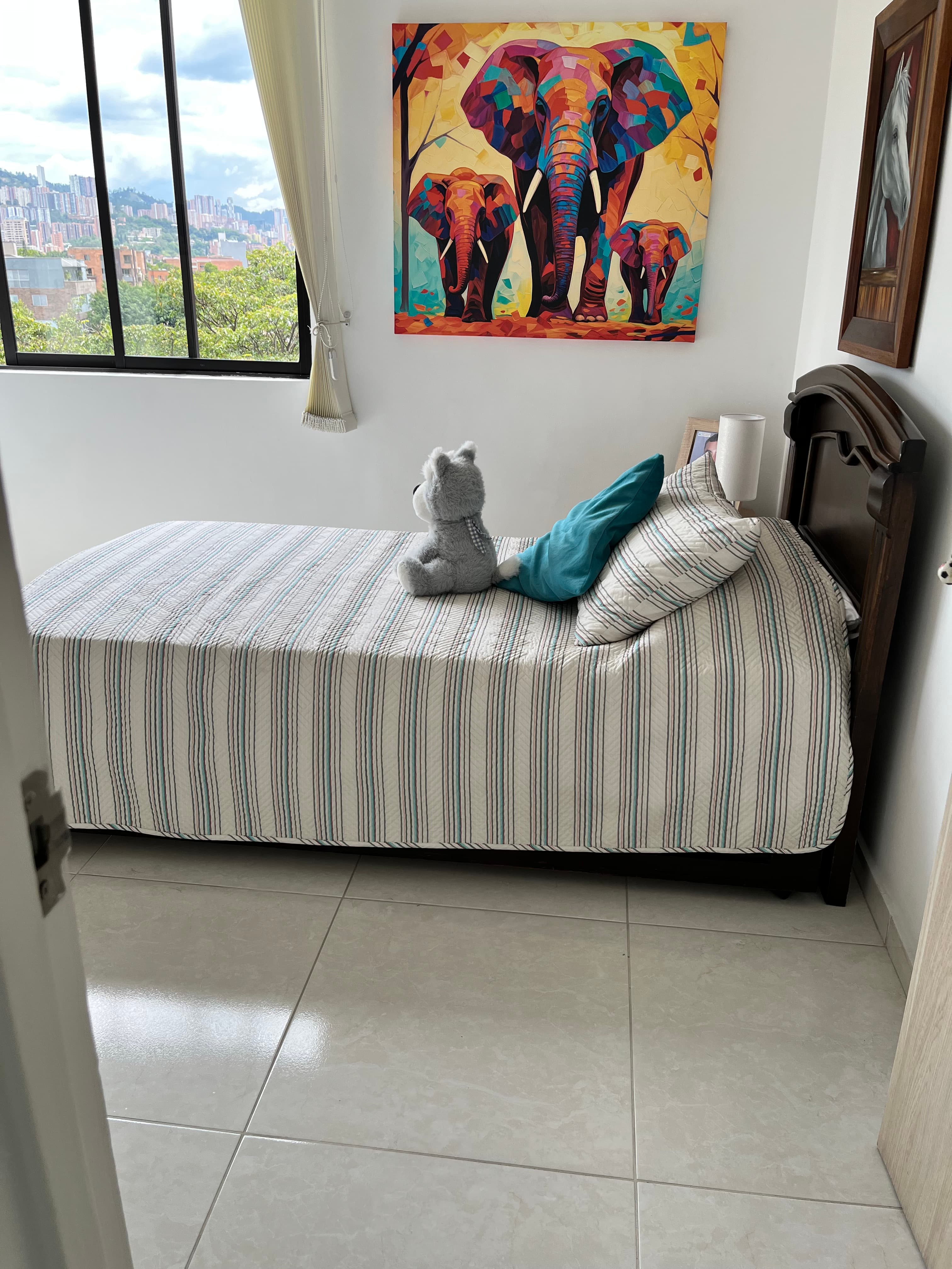 imagen de producto Cama con colchón