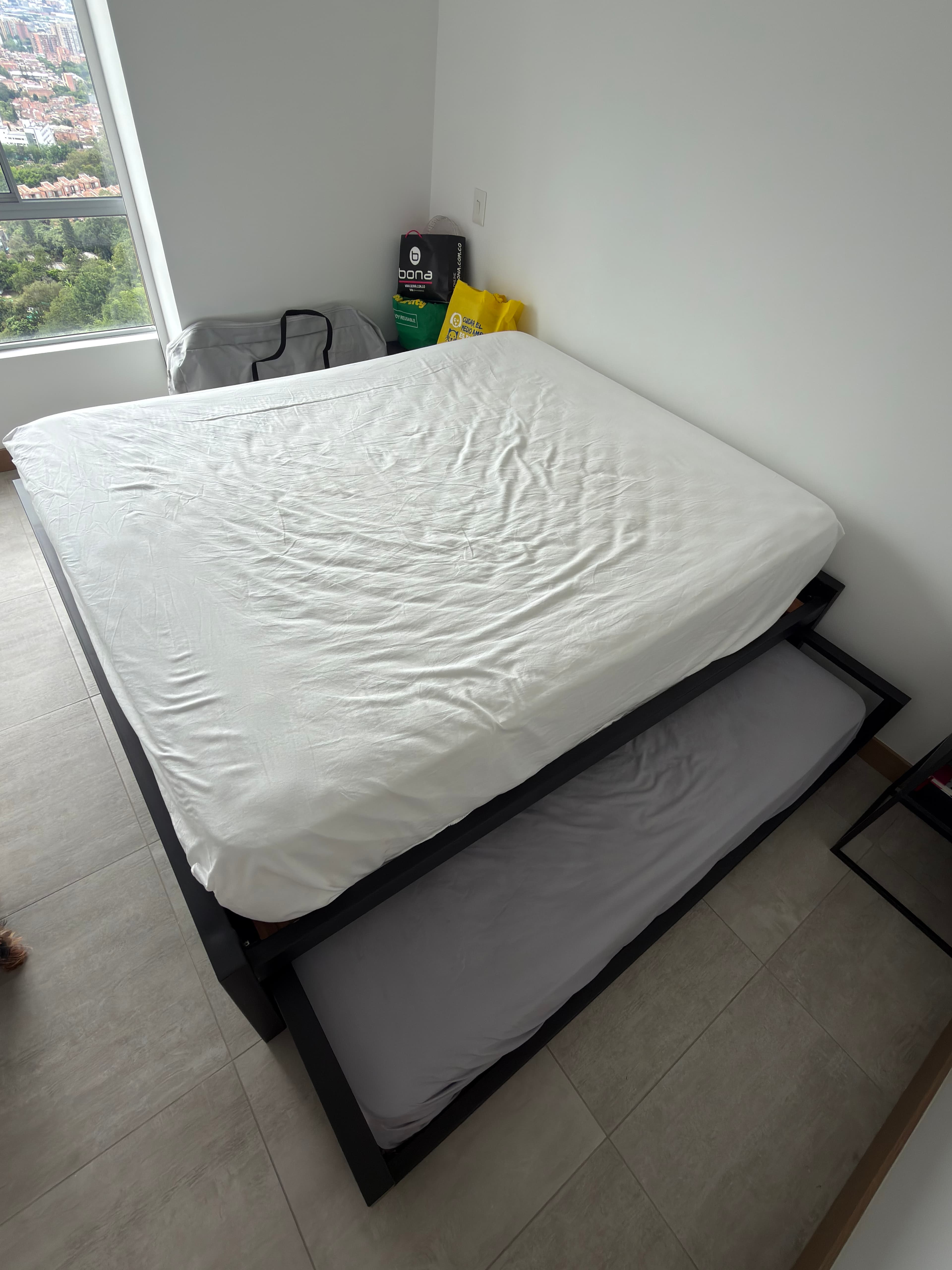 imagen de producto Cama con colchón