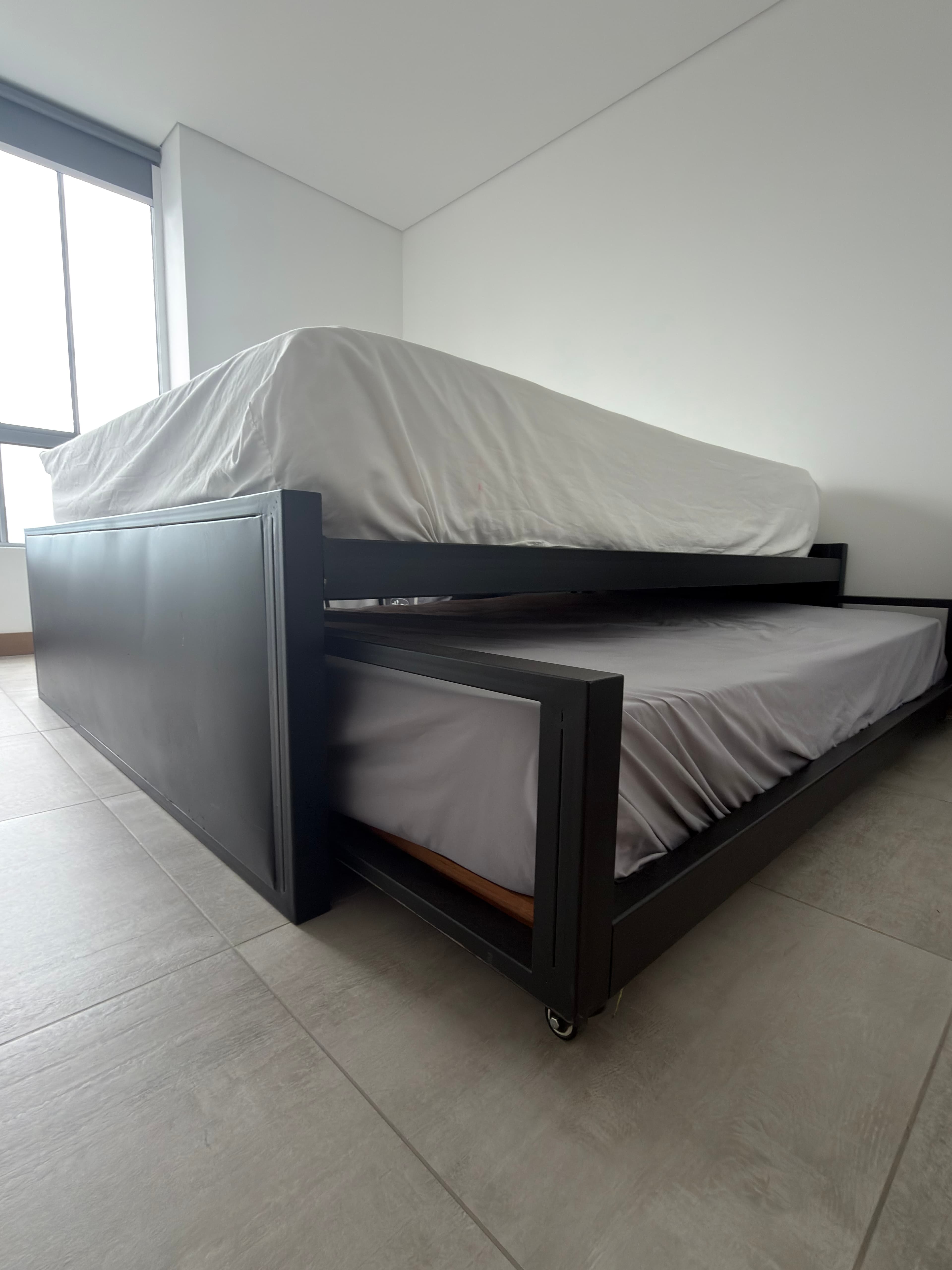imagen de producto Cama con colchón
