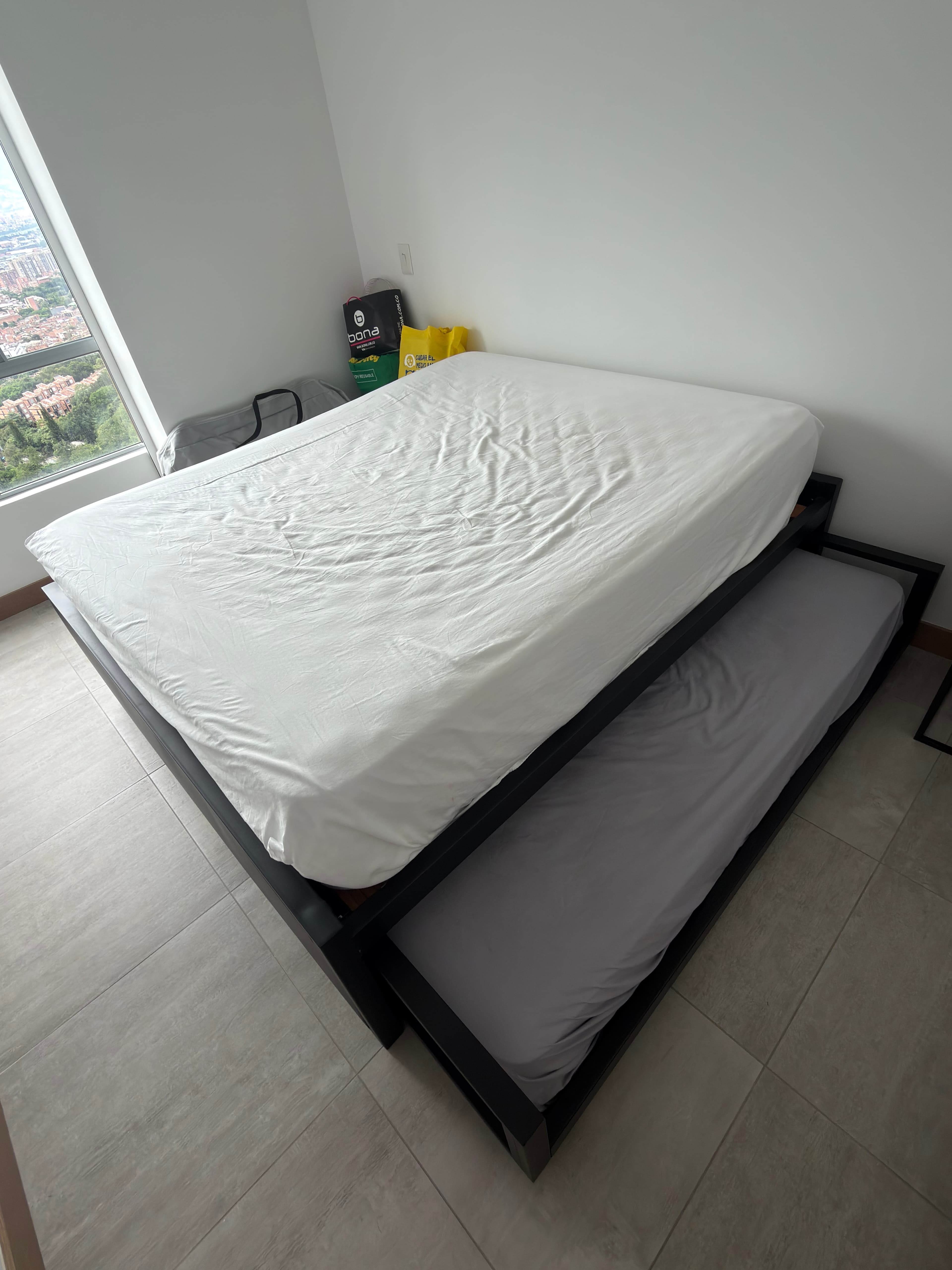 imagen de producto Cama con colchón