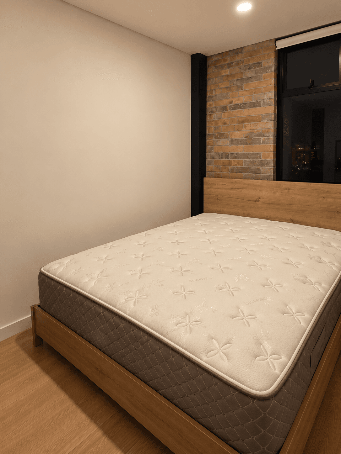 imagen de producto Cama con colchón de 1,60