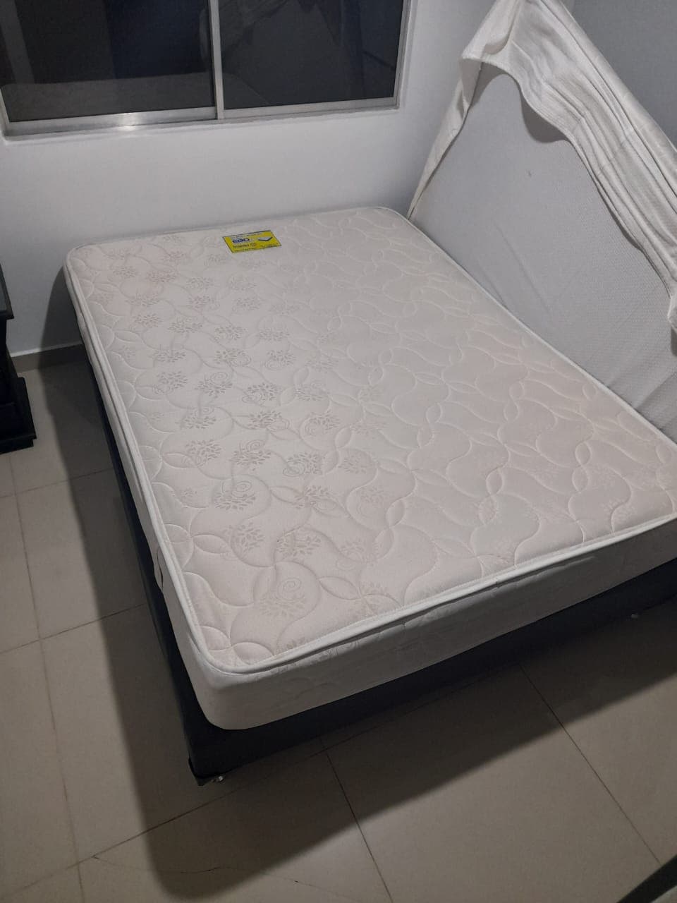 imagen de producto Cama con colchón