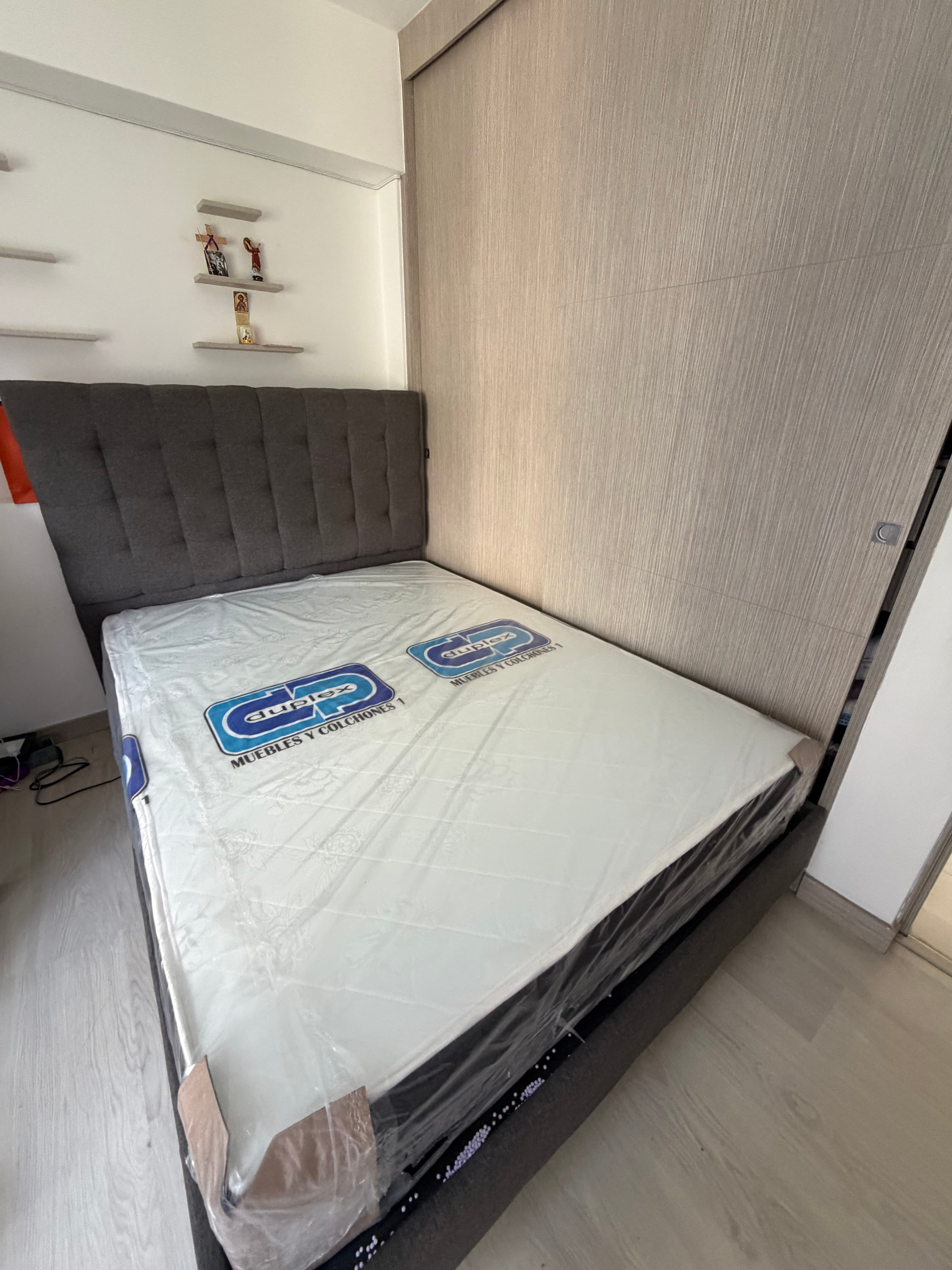 imagen de producto Cama con colchón