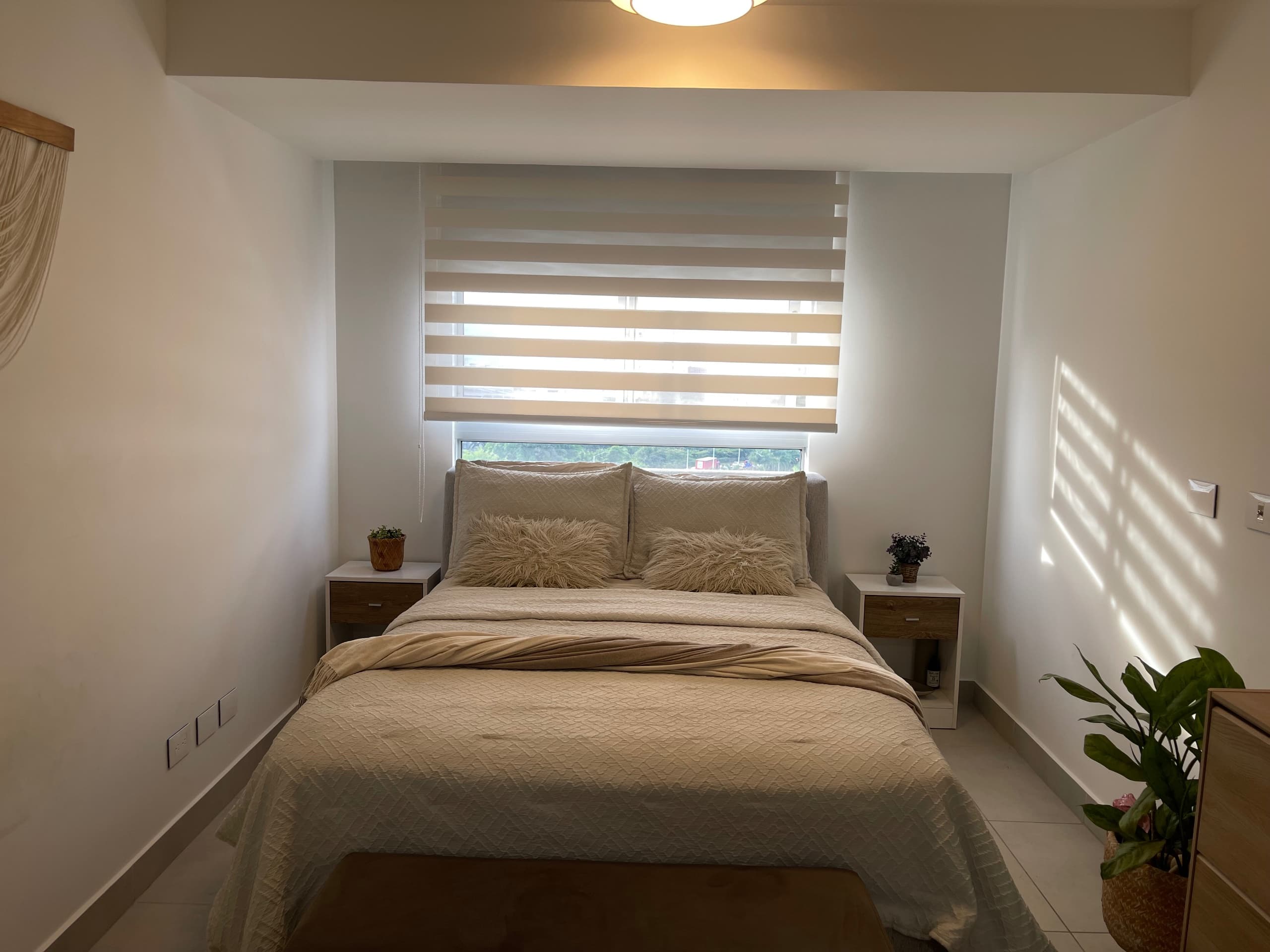 imagen de producto Cama con colchón semi firme Spring