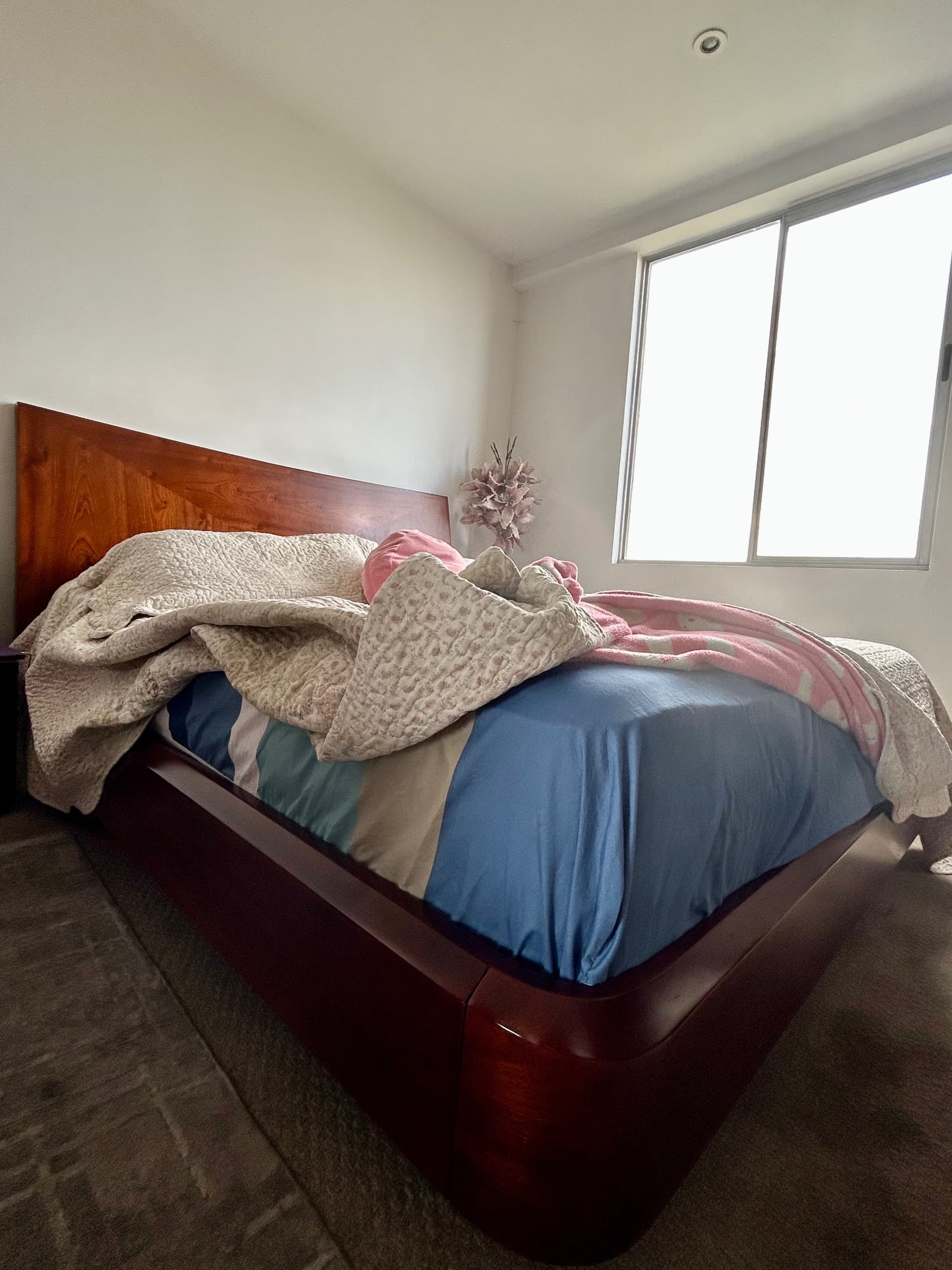 imagen de producto Juego de cuarto en madera cama doble con colchón