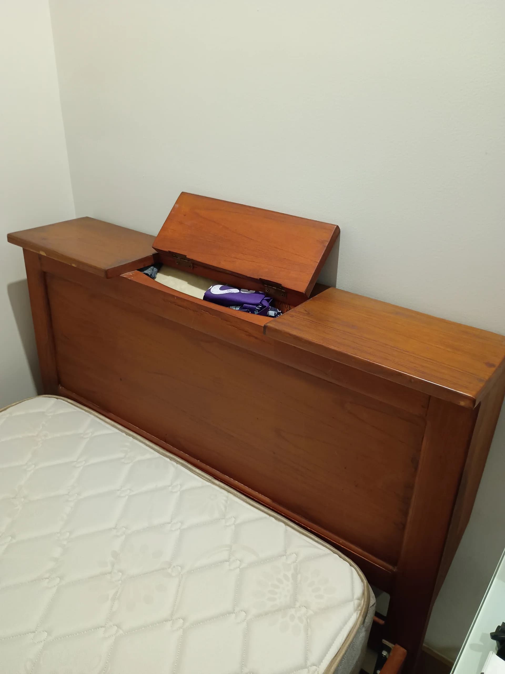 imagen de producto Cama con colchón de un metro en madera