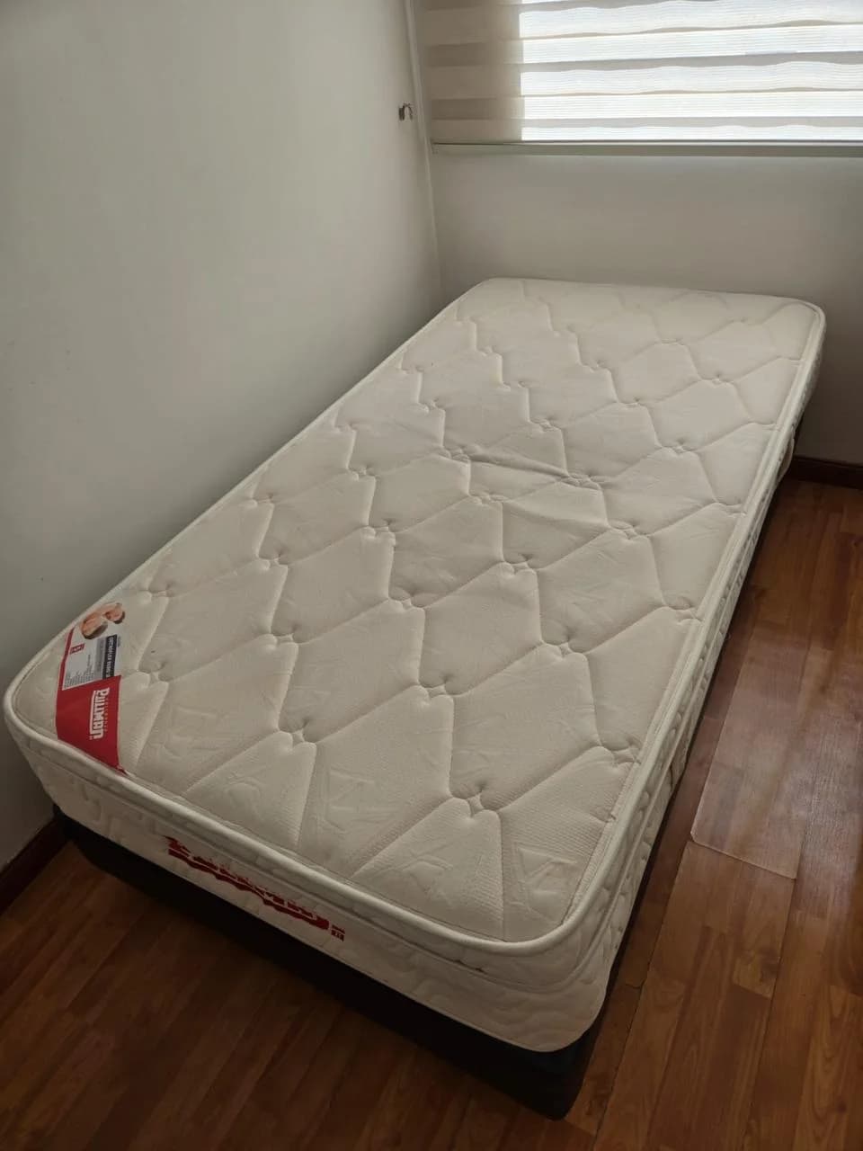 imagen de producto Base cama con colchón