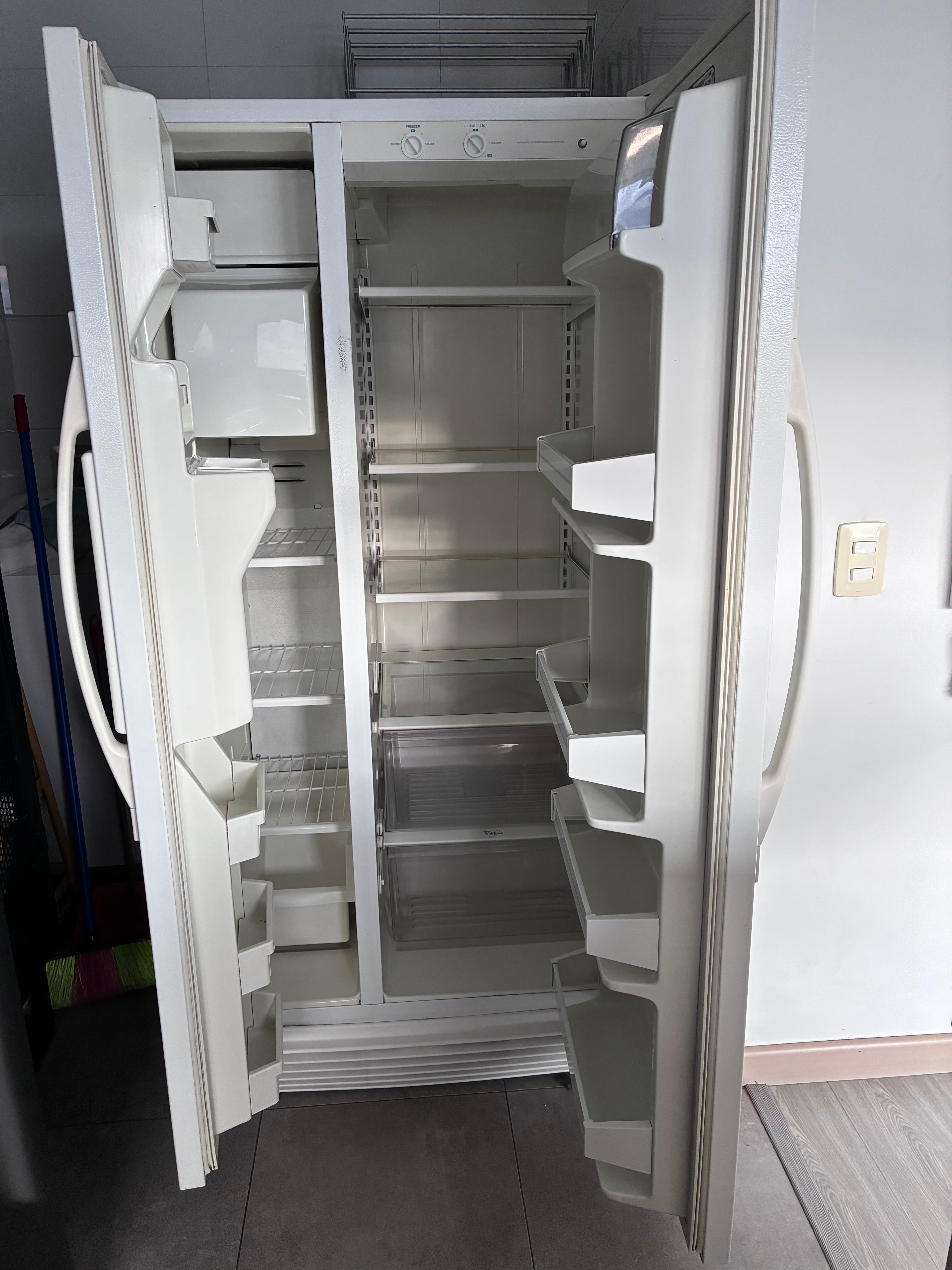 imagen de producto Nevera Whirlpool Side by Side (2 Puertas)
