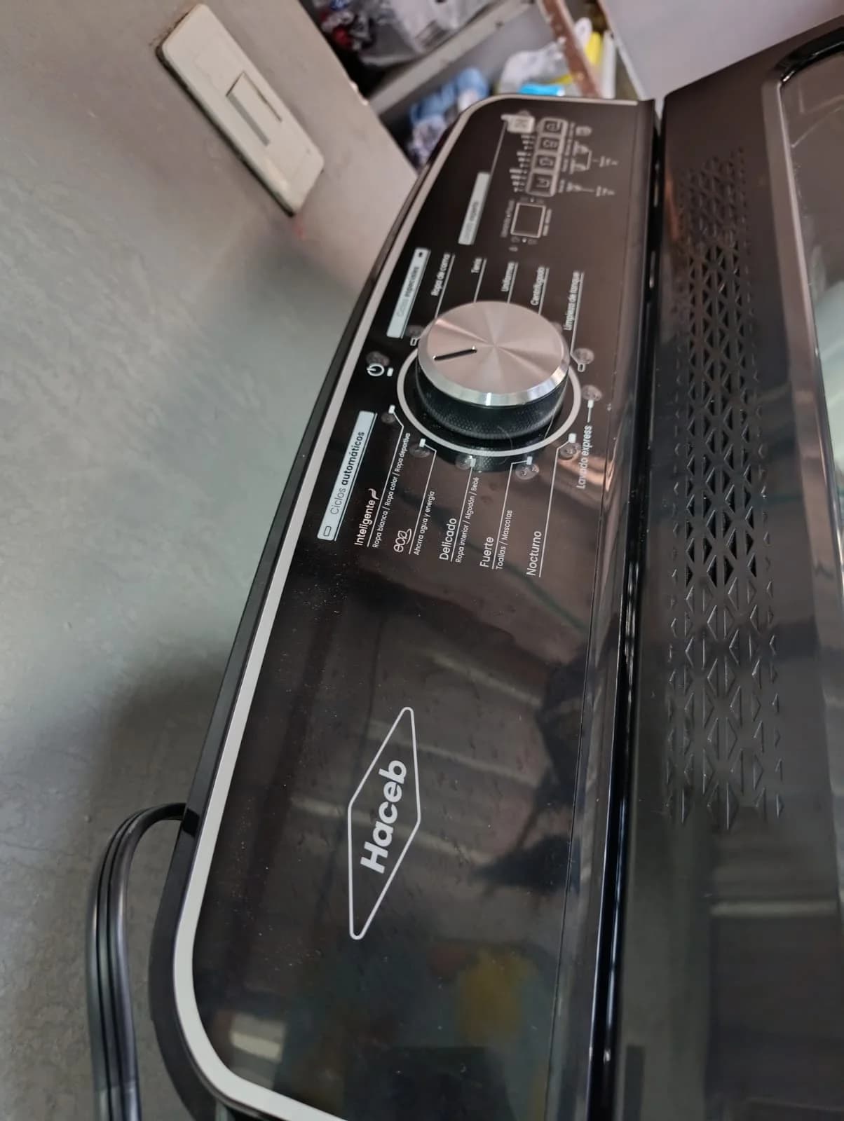 imagen de producto Lavadora negra automática