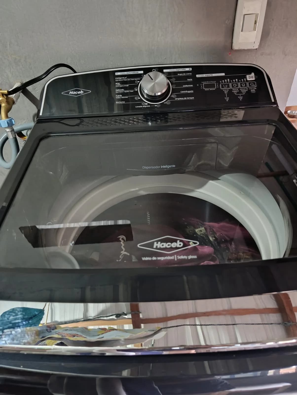 imagen de producto Lavadora negra automática