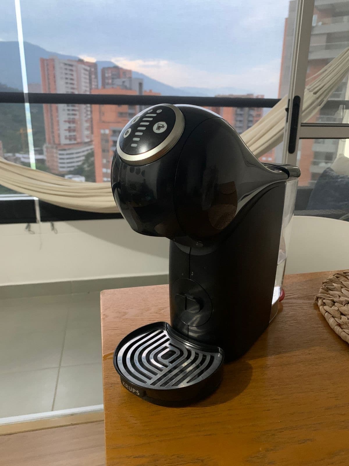imagen de producto Vendo Cafetera KRUPS DOLCE GUSTO GENIO S Plus
