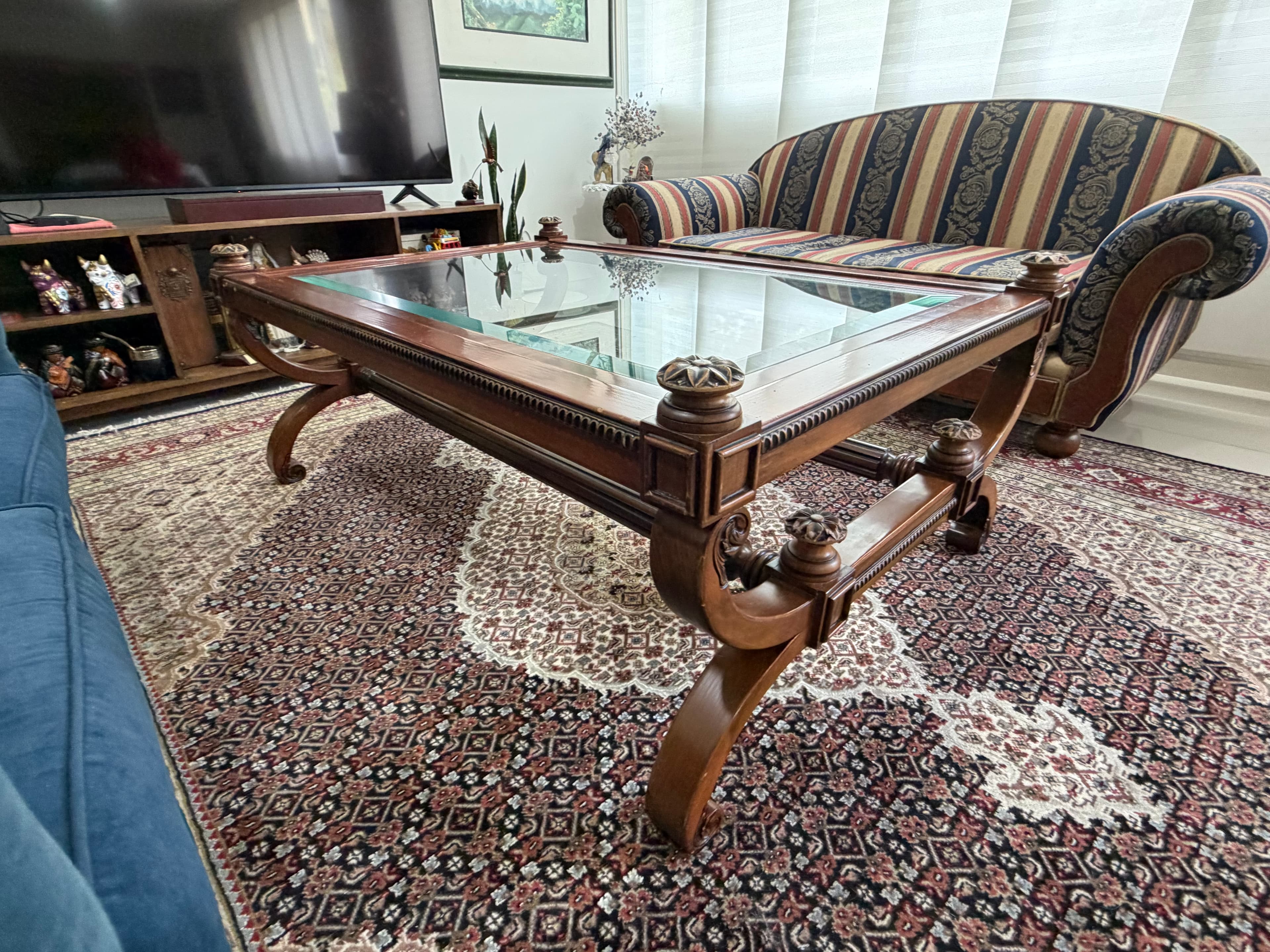 imagen de producto sala con dos sofás de dos puestos y mesa.