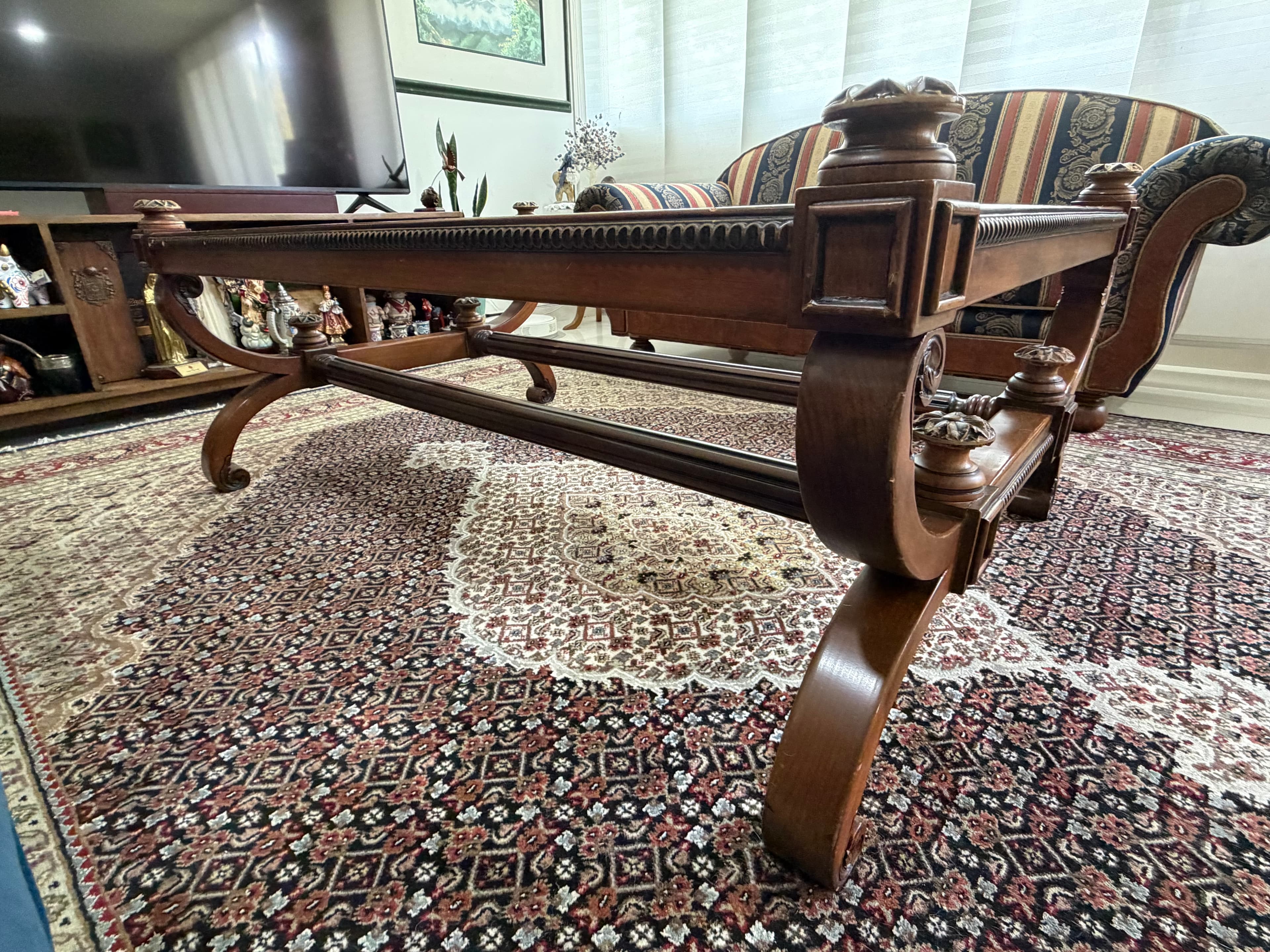 imagen de producto sala con dos sofás de dos puestos y mesa.
