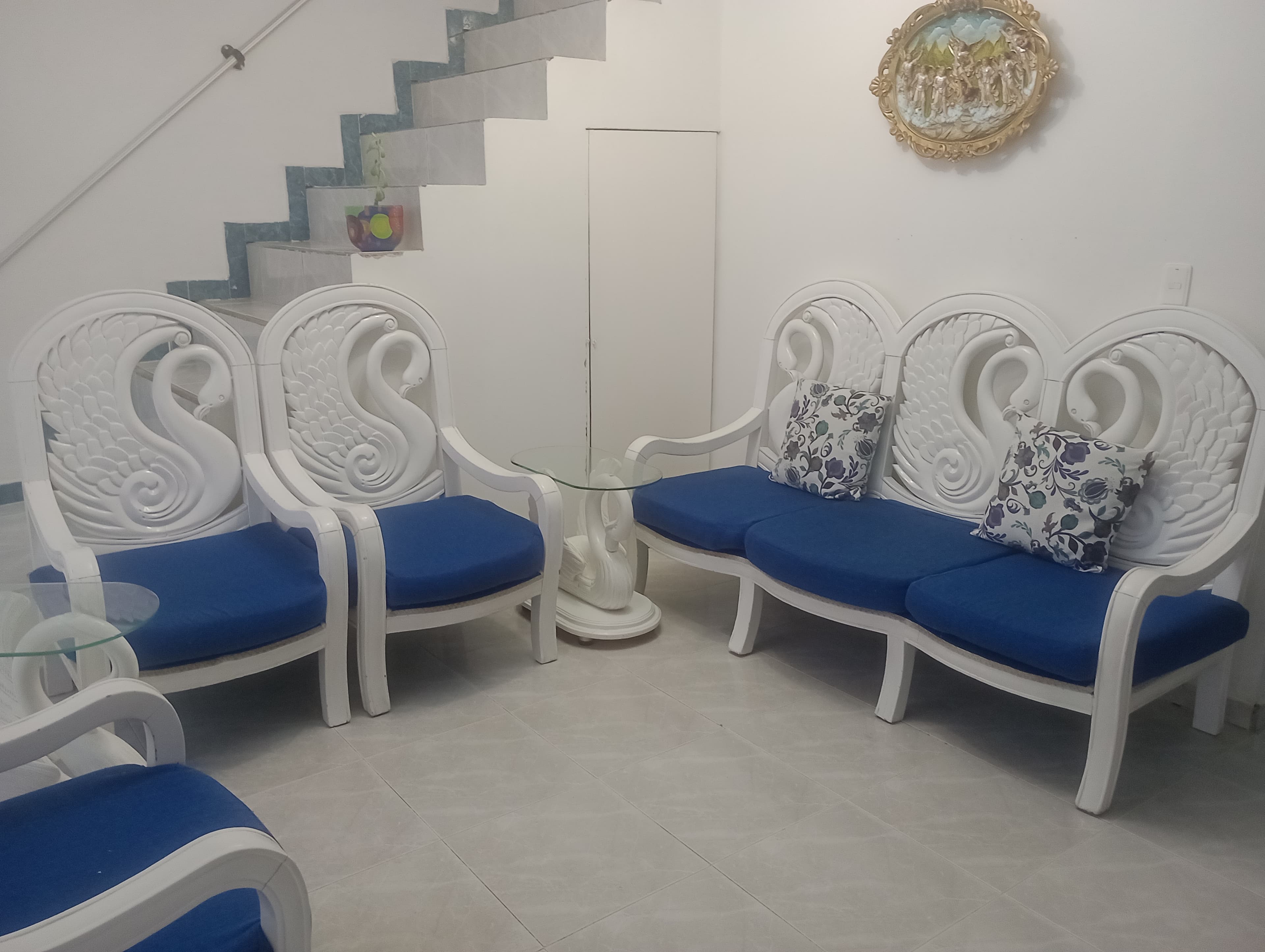 imagen de producto Juego de sala en cedro blanco