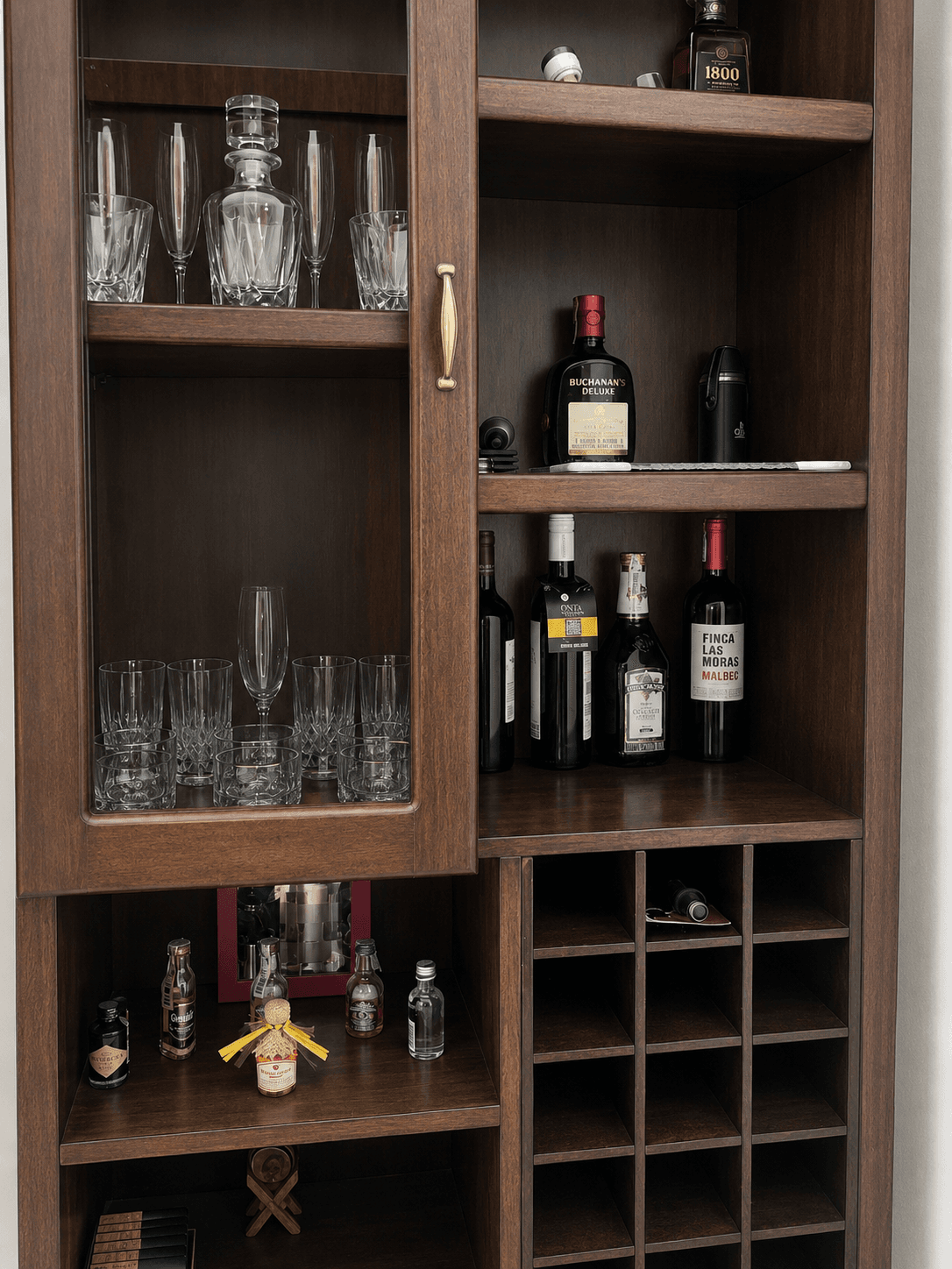 imagen de producto Licorera en roble