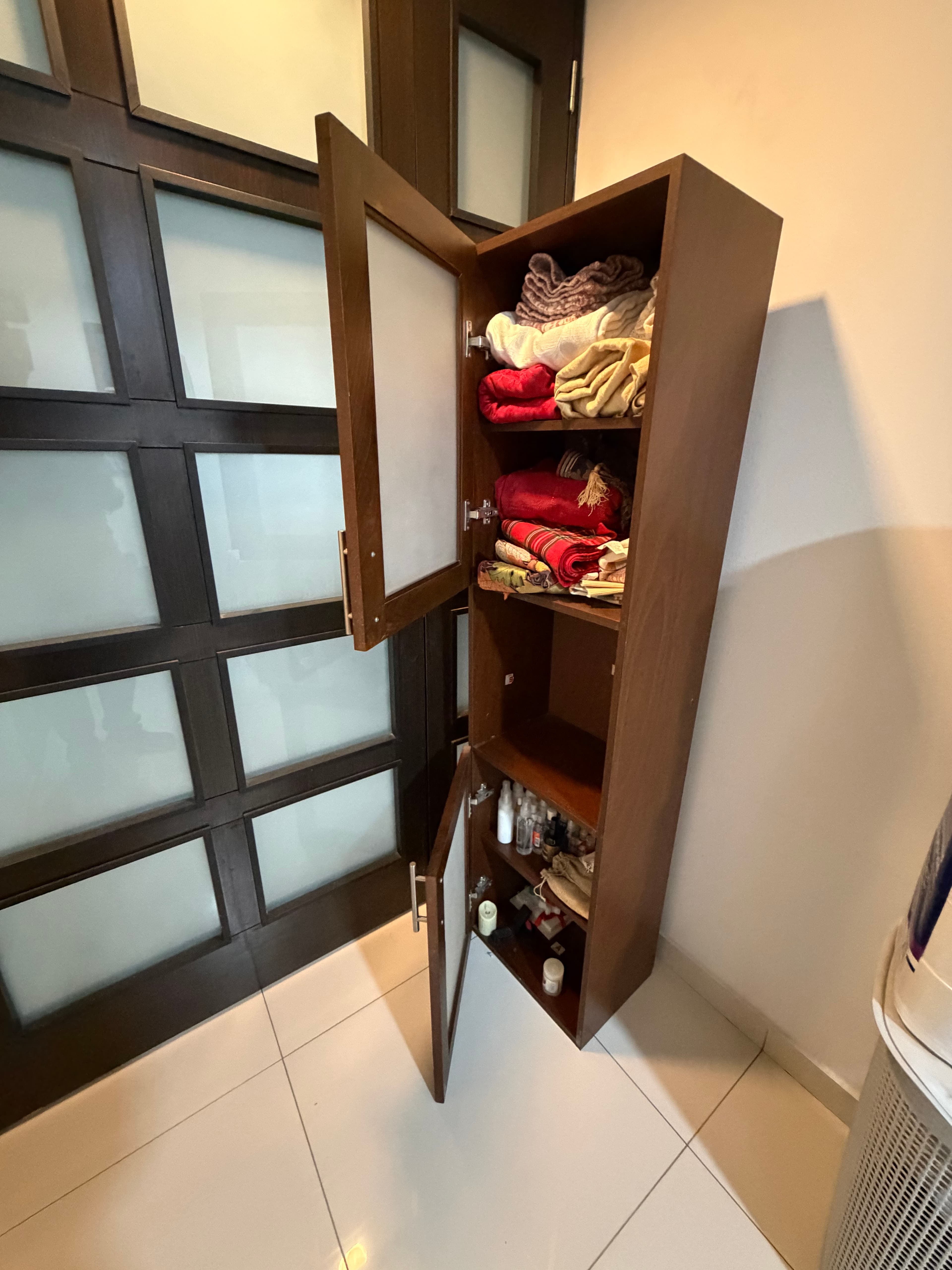 imagen de producto Mueble para organizar y guardar manteles o linos