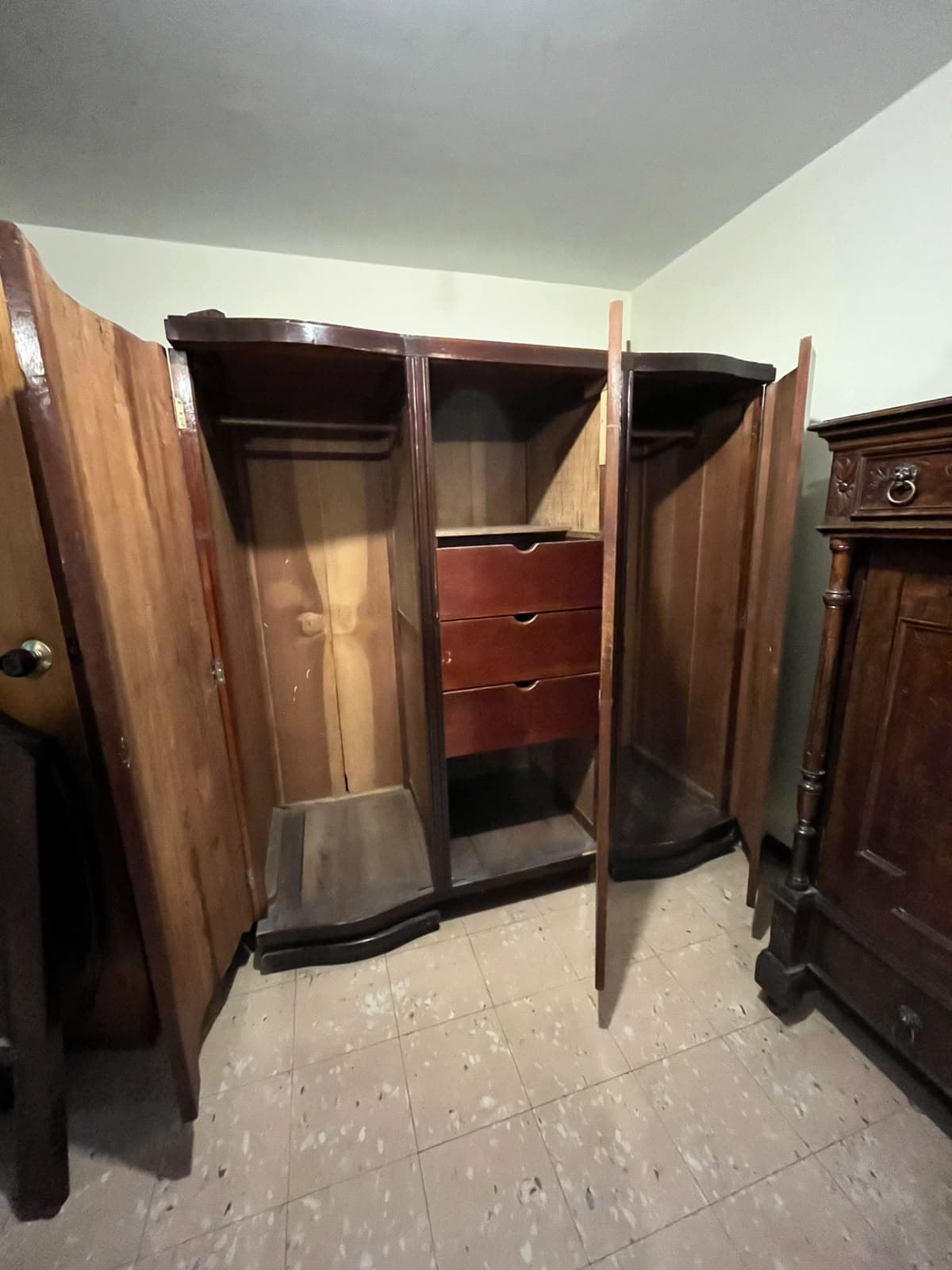 imagen de producto Armario - Ropero Vintage de Madera