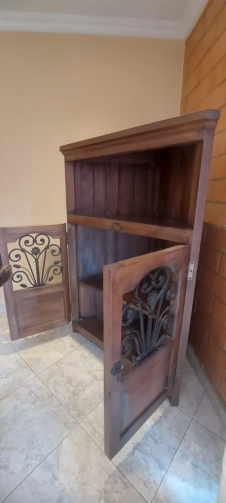 imagen de producto Mueble esquinero de TV en madera rústica