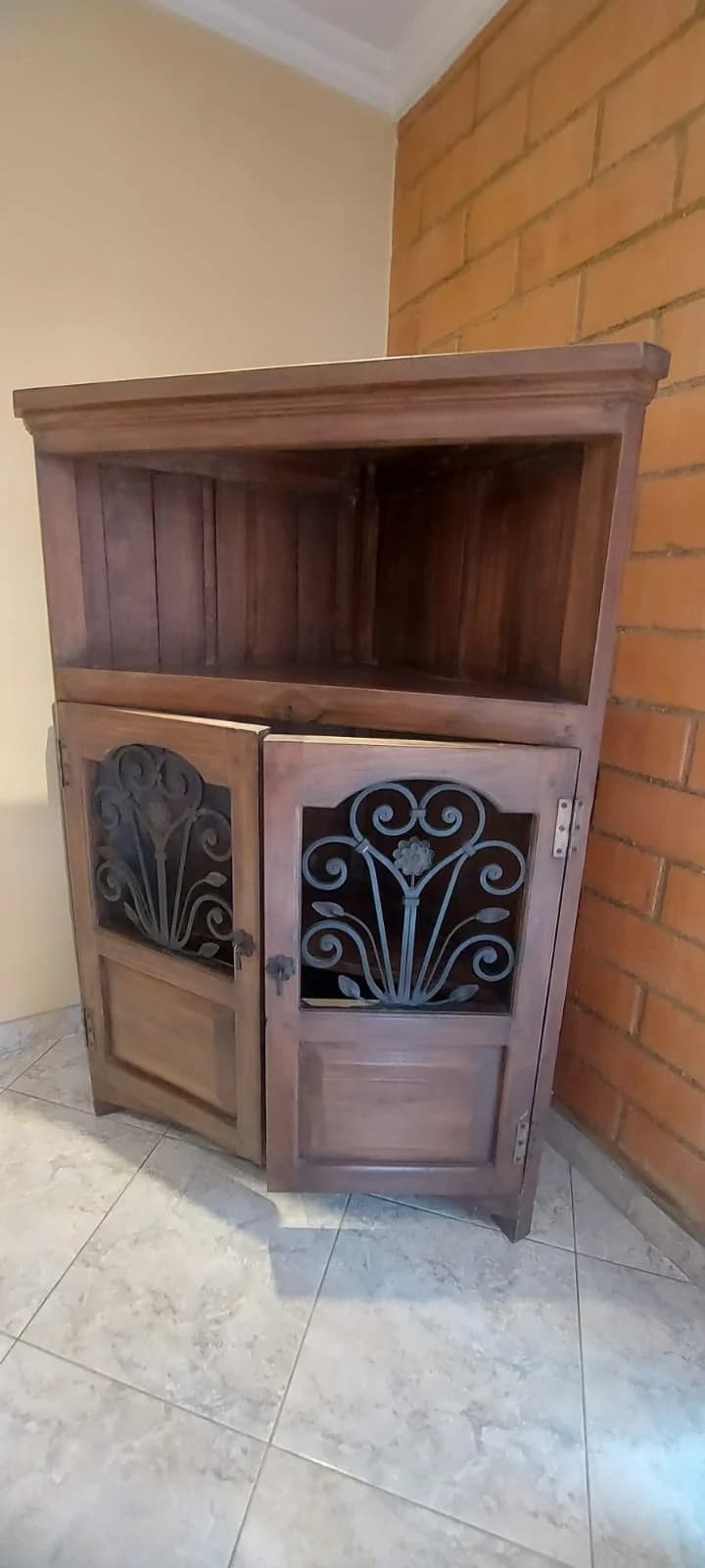 imagen de producto Mueble esquinero de TV en madera rústica