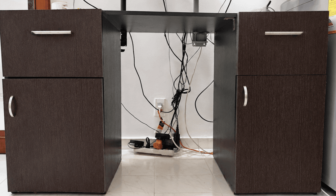 imagen de producto Escritorio amplio en madera