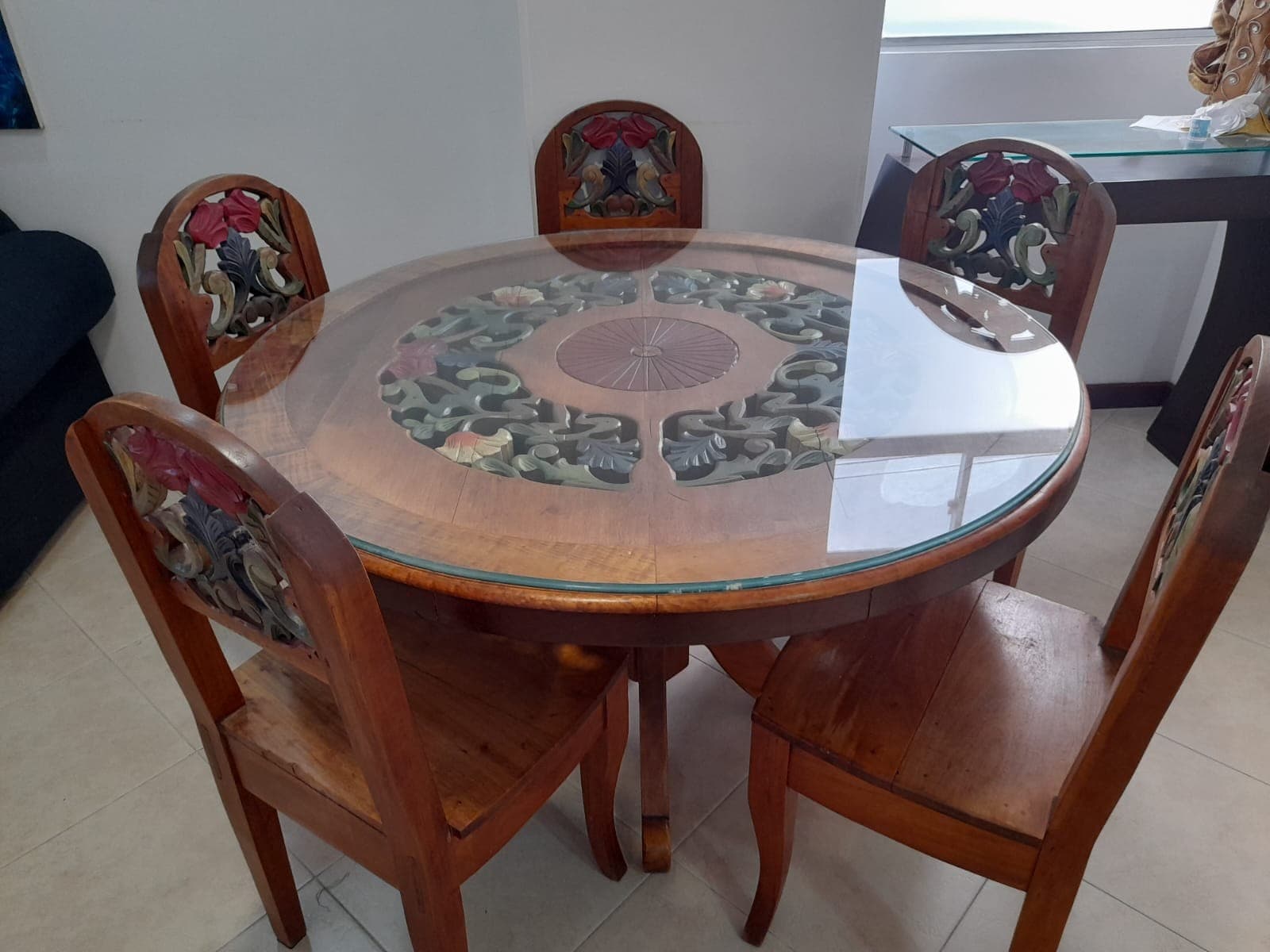 imagen de producto Comedor madera tallado pintado mano